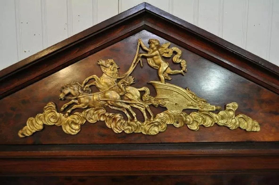 Grand miroir de pilier Trumeau de style Empire français en bronze, bronze doré et ronce de bois Bon état - En vente à Philadelphia, PA