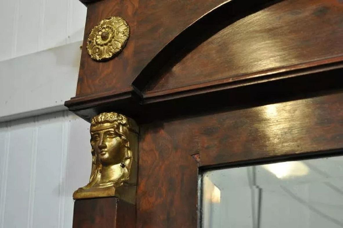 Grand miroir de pilier Trumeau de style Empire français en bronze, bronze doré et ronce de bois en vente 2