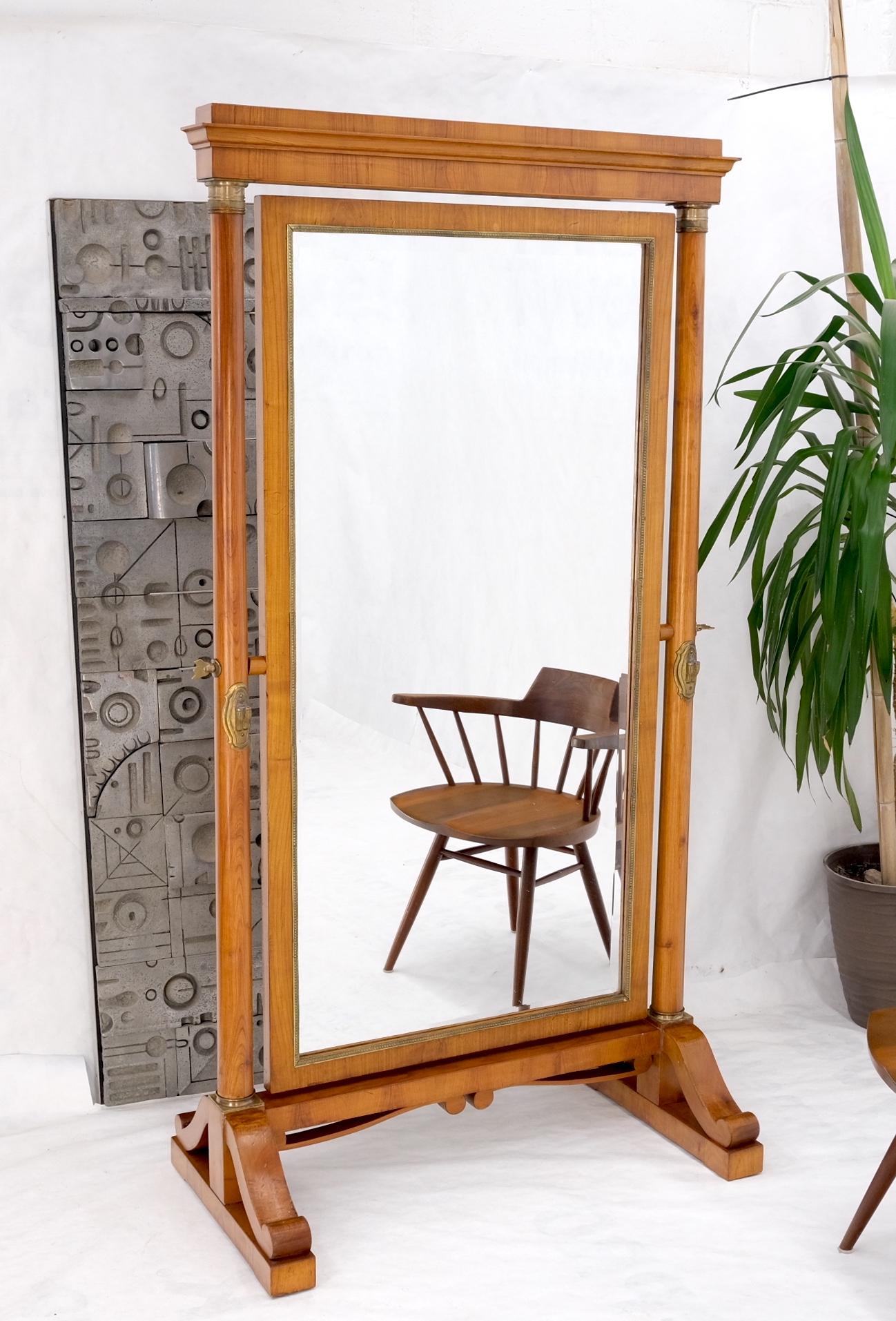 Antiker französischer Cheval-Standspiegel im Empire-Stil aus Kirschbaum und Messing  im Angebot 11