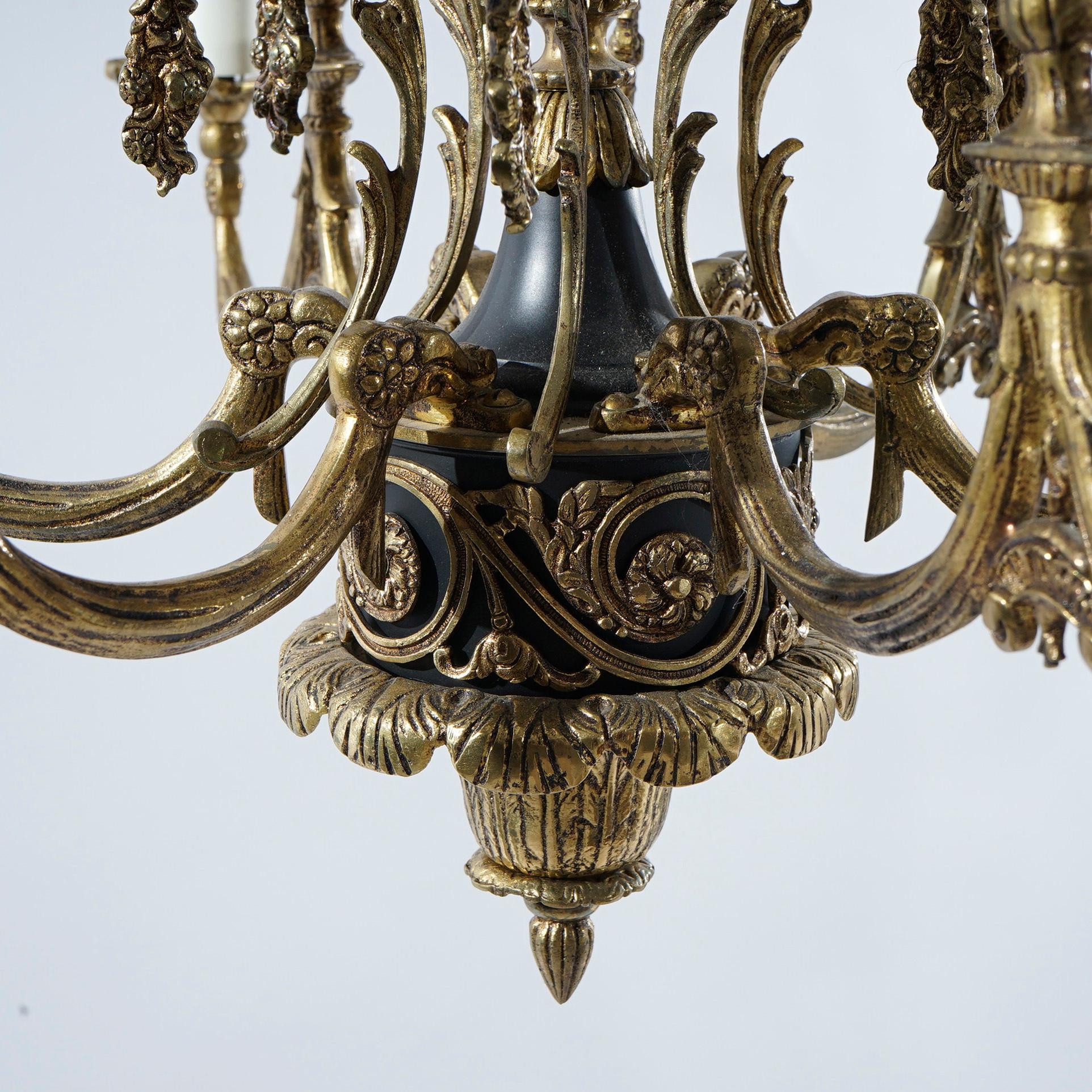 Lustre ancien de style Empire français à douze lumières en bronze ébénisé, début du XXe siècle en vente 7