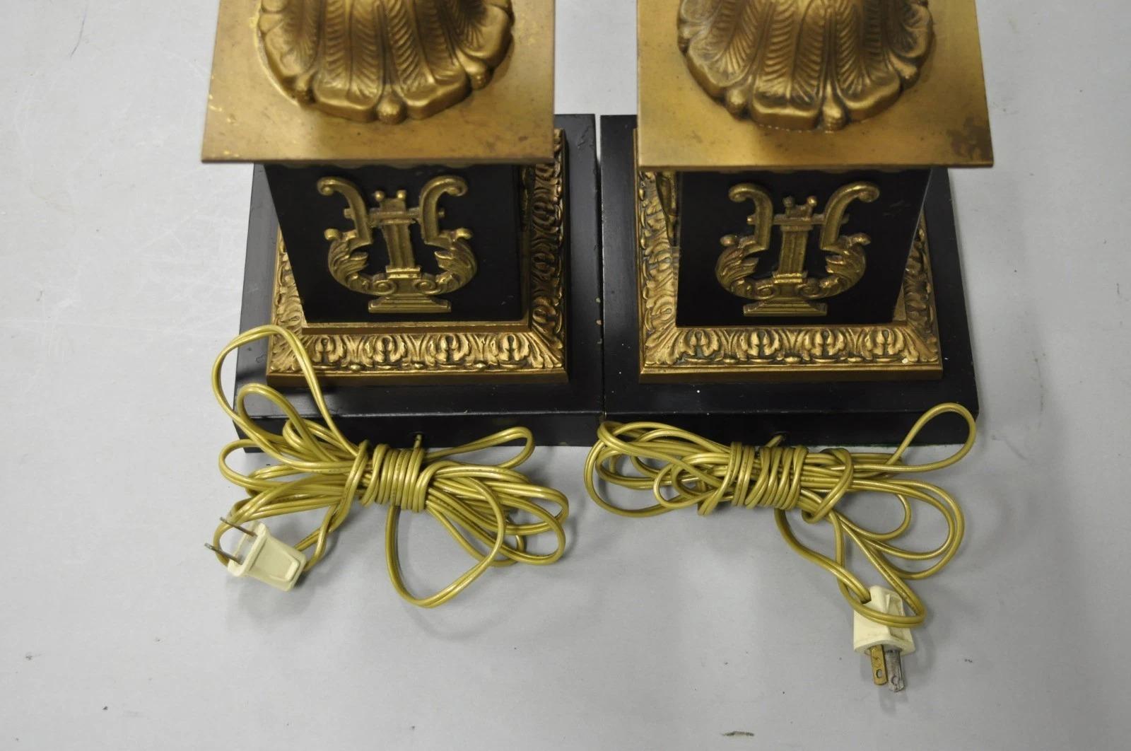 Antique French Empire Style Lámparas de Sobremesa de Columna Negra y Dorada - Pareja en venta 6