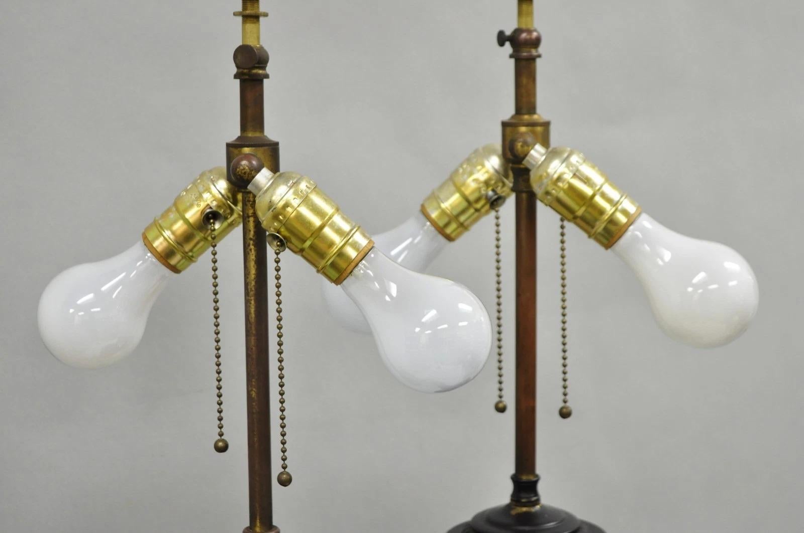 Antique French Empire Style Lámparas de Sobremesa de Columna Negra y Dorada - Pareja en venta 7