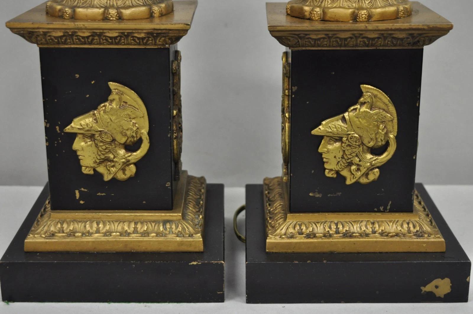 Antique French Empire Style Lámparas de Sobremesa de Columna Negra y Dorada - Pareja siglo XX en venta