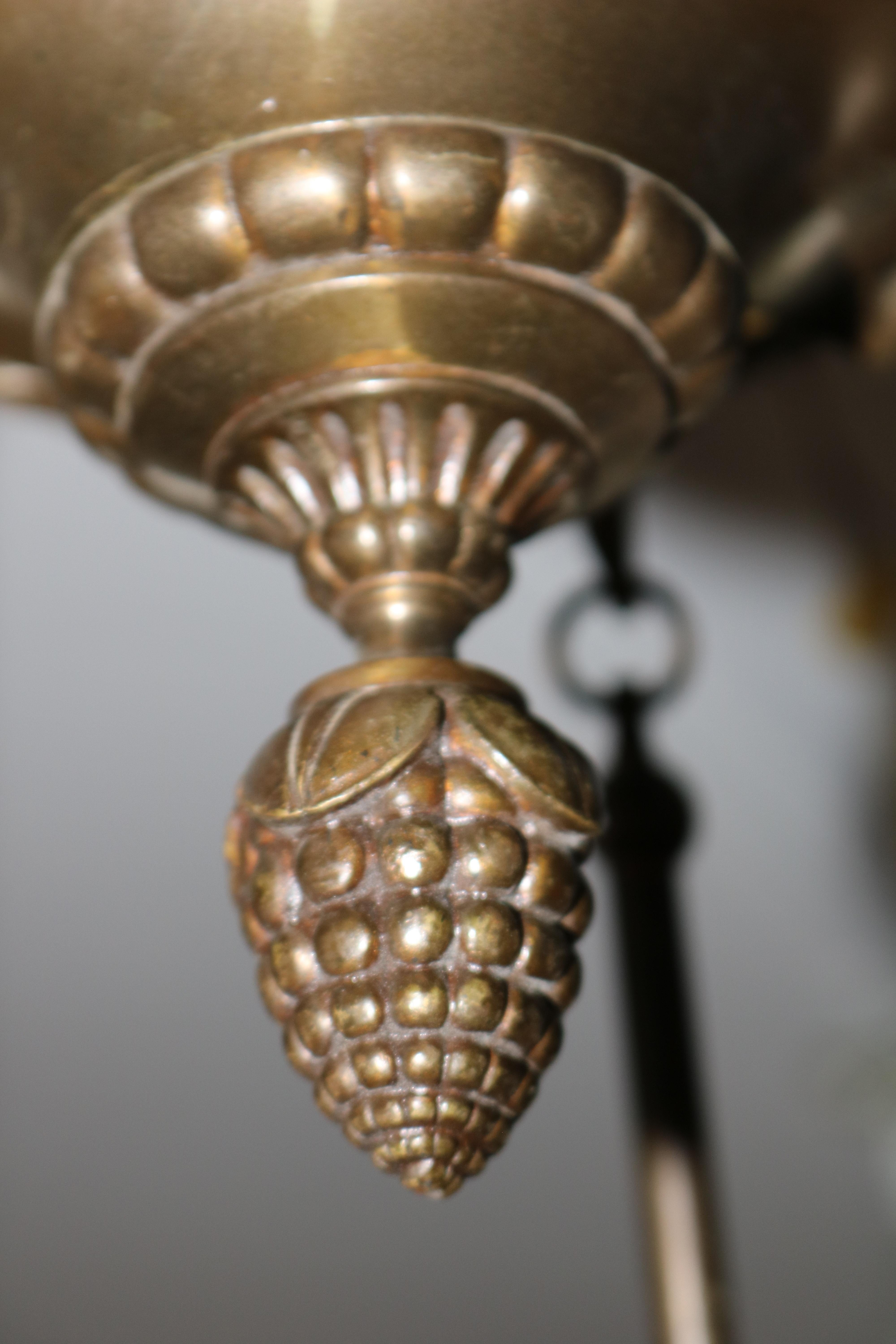 Antiker französischer Figuraler geschnitzter Drachen-Kronleuchter im Empire-Stil mit 9 Lichtern  (Metall) im Angebot