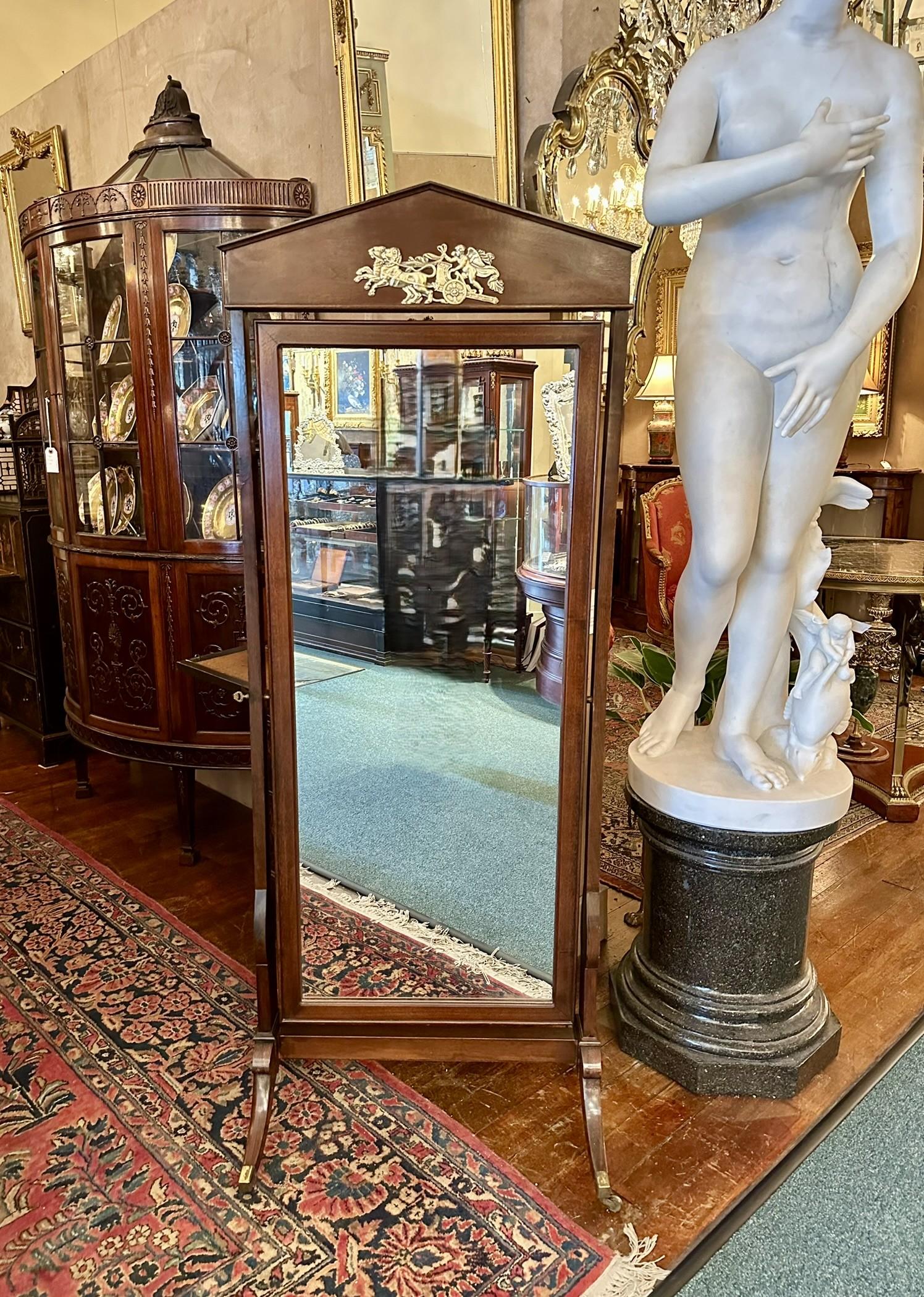 Antique French Empire Style Espejo de pie de caoba y bronce dorado, Circa 1890's en venta 2
