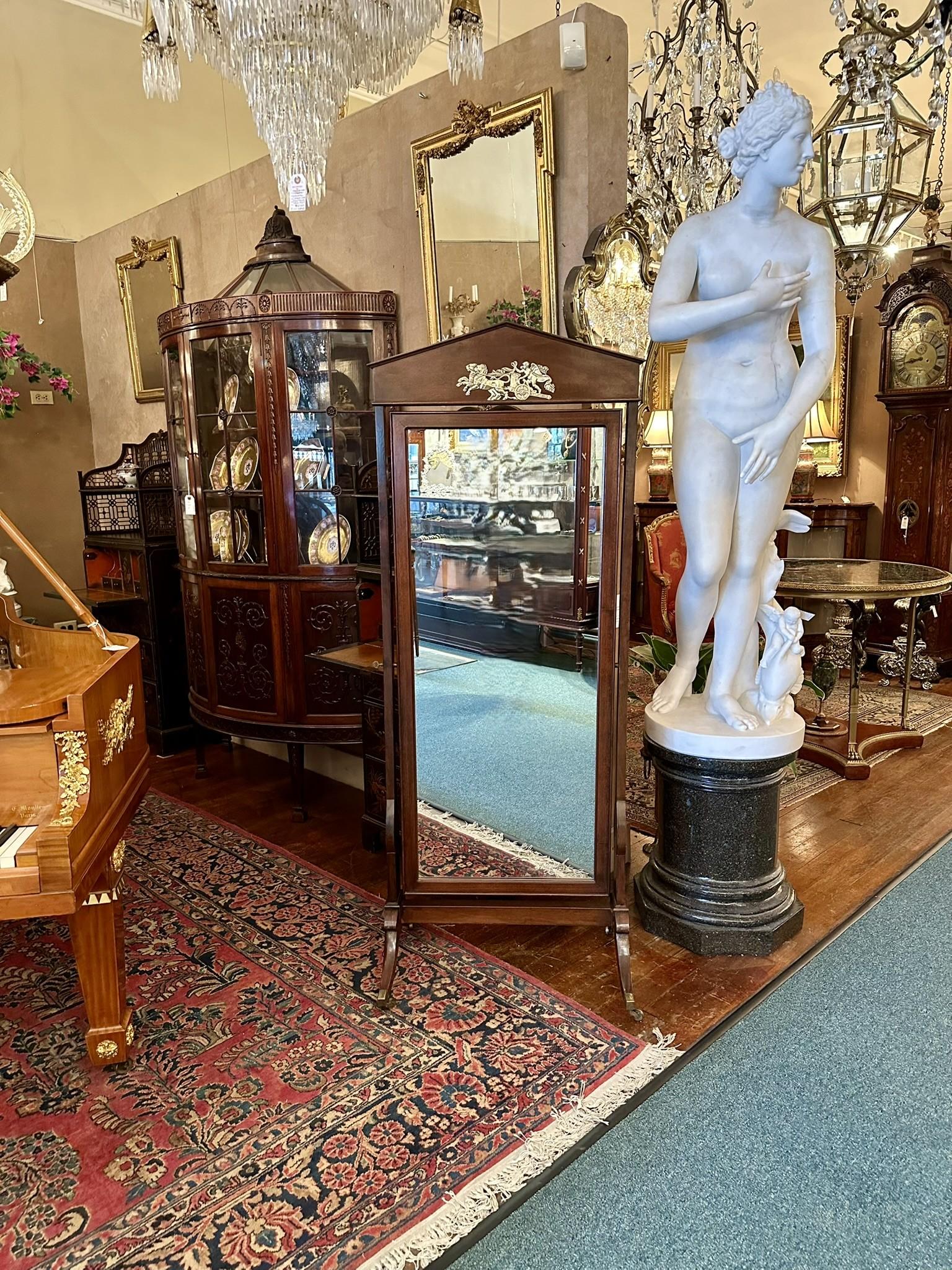 Antique French Empire Style Espejo de pie de caoba y bronce dorado, Circa 1890's en venta 3