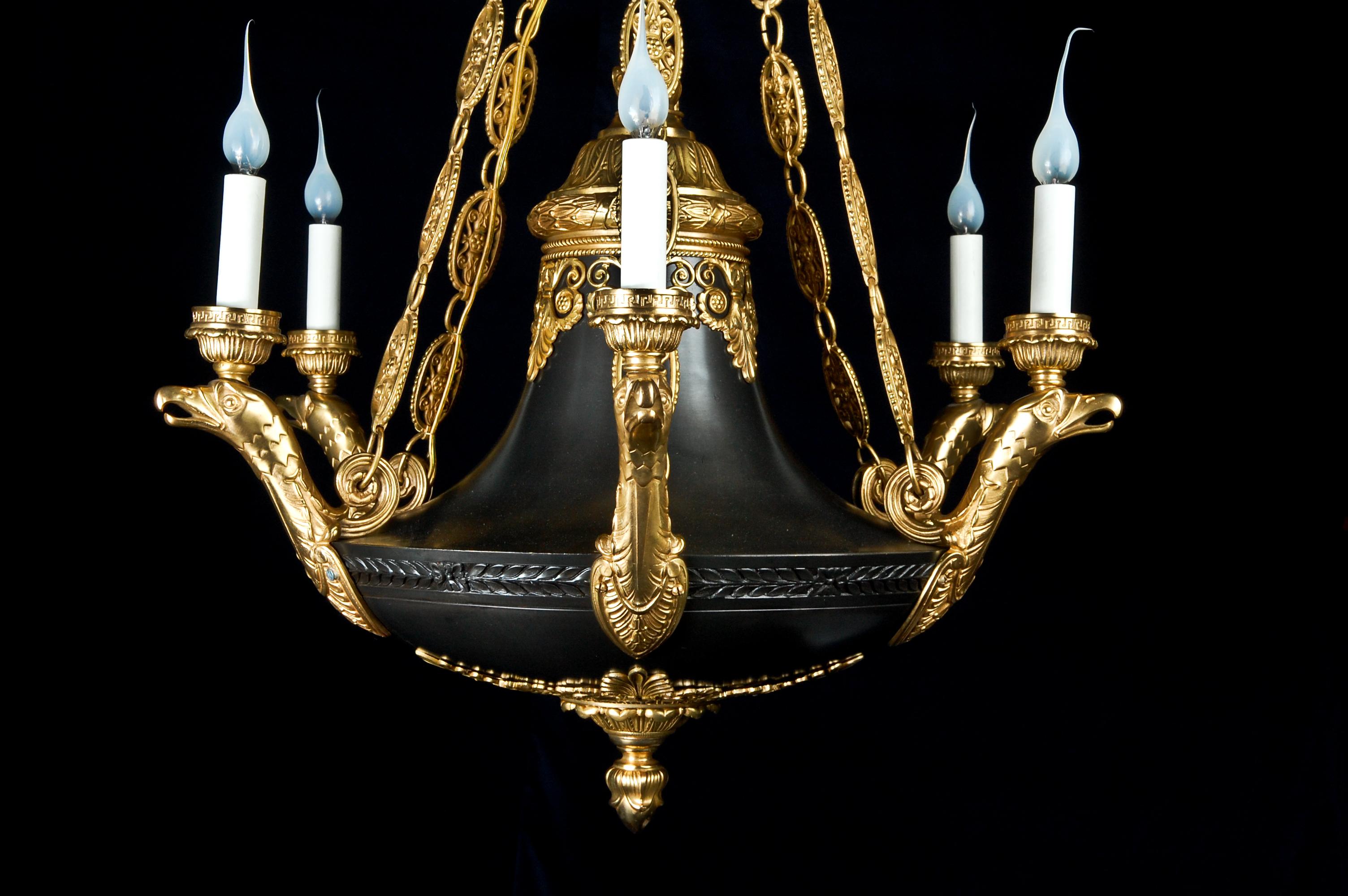 Antique French Empire Style Neoclassical Gilt and Patina Bronze Eagle Chandelier In Good Condition For Sale In New York, NY