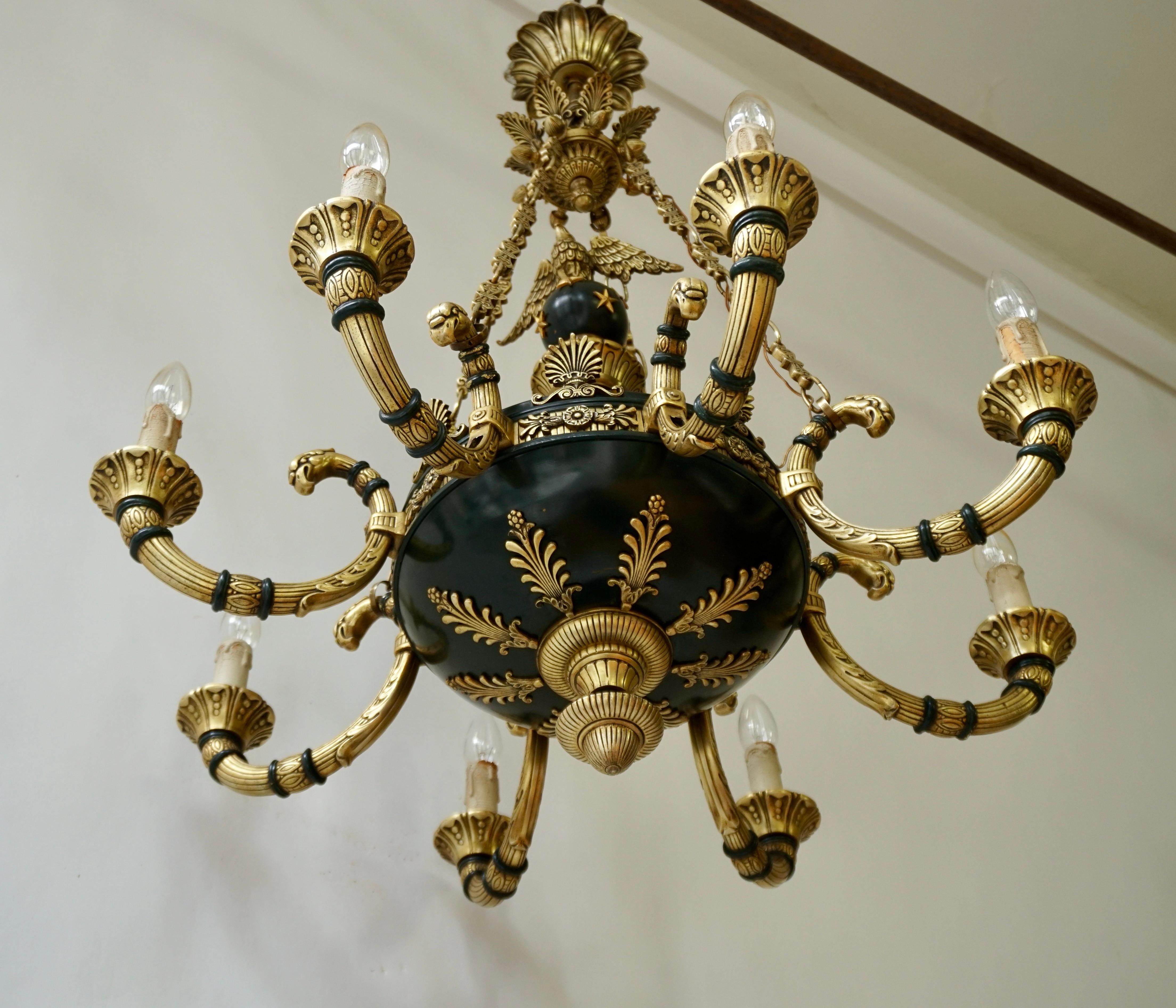 Antique French Empire Style Neoclassical Gilt and Patina Bronze Eagle Chandelier In Good Condition In Antwerp, BE