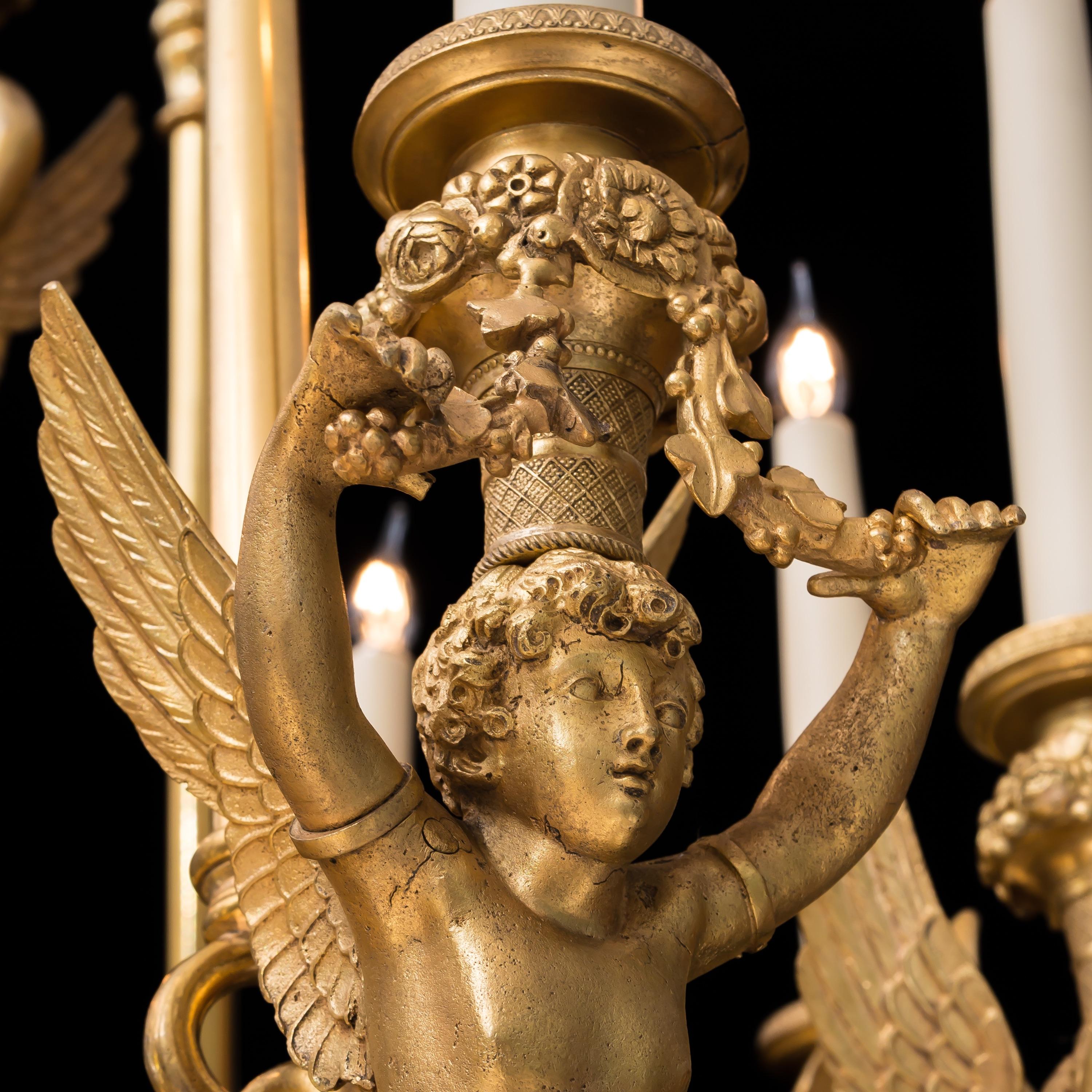 Antiker französischer neoklassizistischer 10-Licht-Kronleuchter aus vergoldeter Bronze im Empire-Stil im Angebot 1