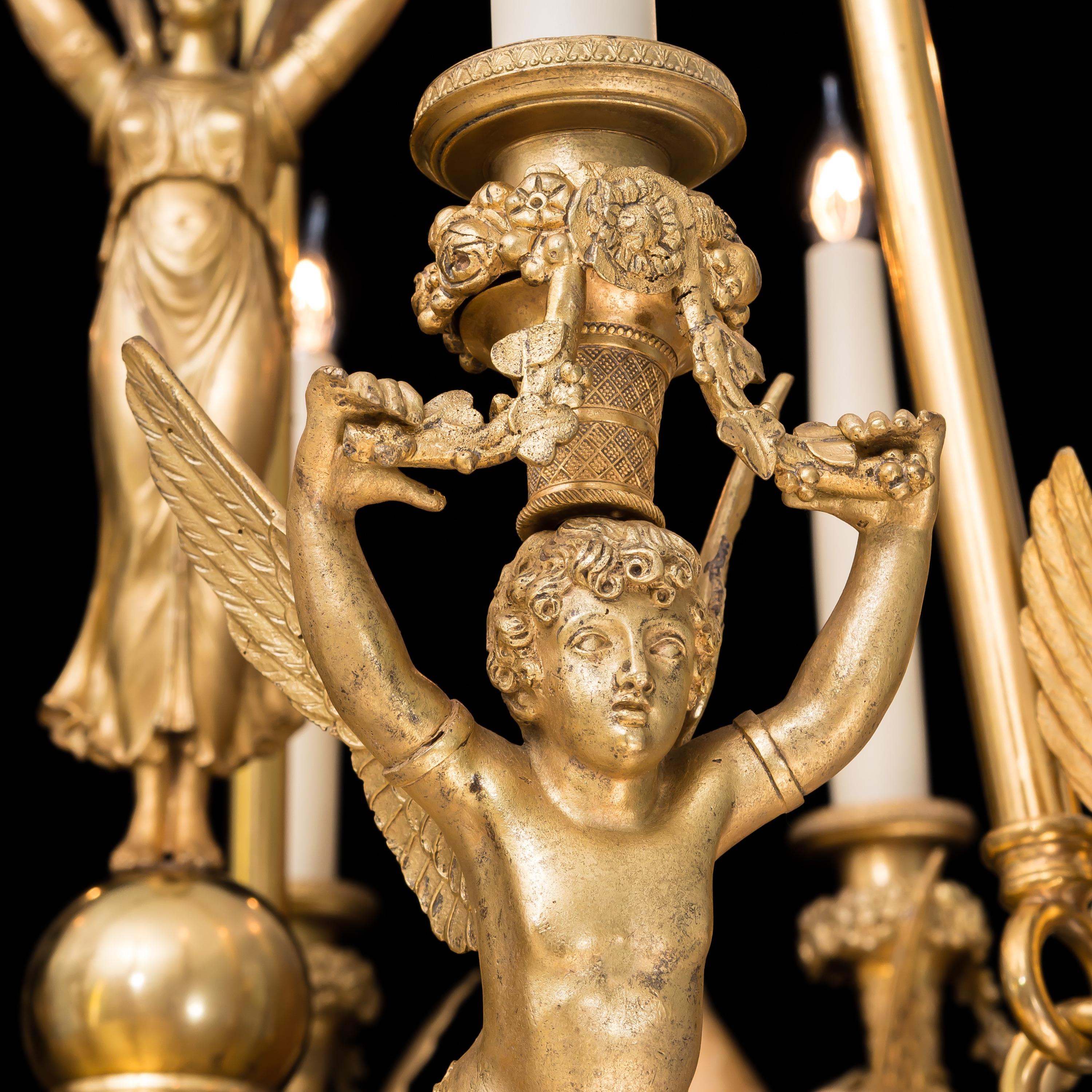 Antiker französischer neoklassizistischer 10-Licht-Kronleuchter aus vergoldeter Bronze im Empire-Stil im Angebot 2