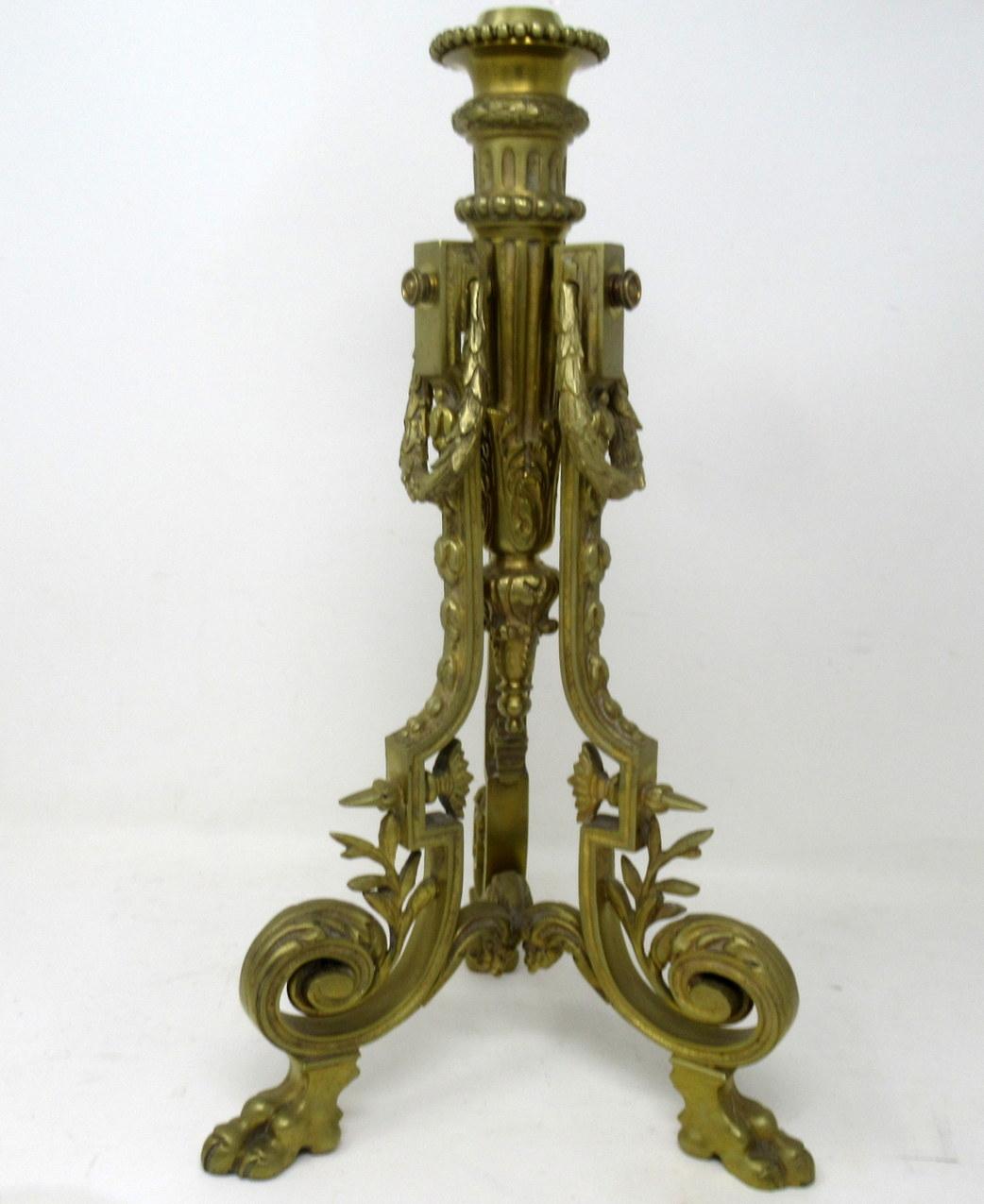 Early Victorian Antique French Empire Style Ormolu Gilt Bronze Fluid Oil Lamp Centerpiece 19thCt