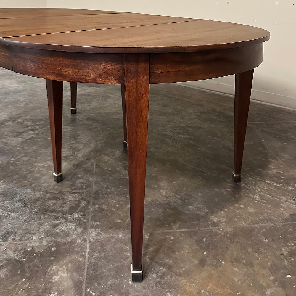 Ancienne table de salle à manger en noyer de style Empire français, avec plateau en vente 5