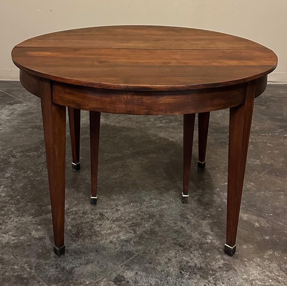 Français Ancienne table de salle à manger en noyer de style Empire français, avec plateau en vente