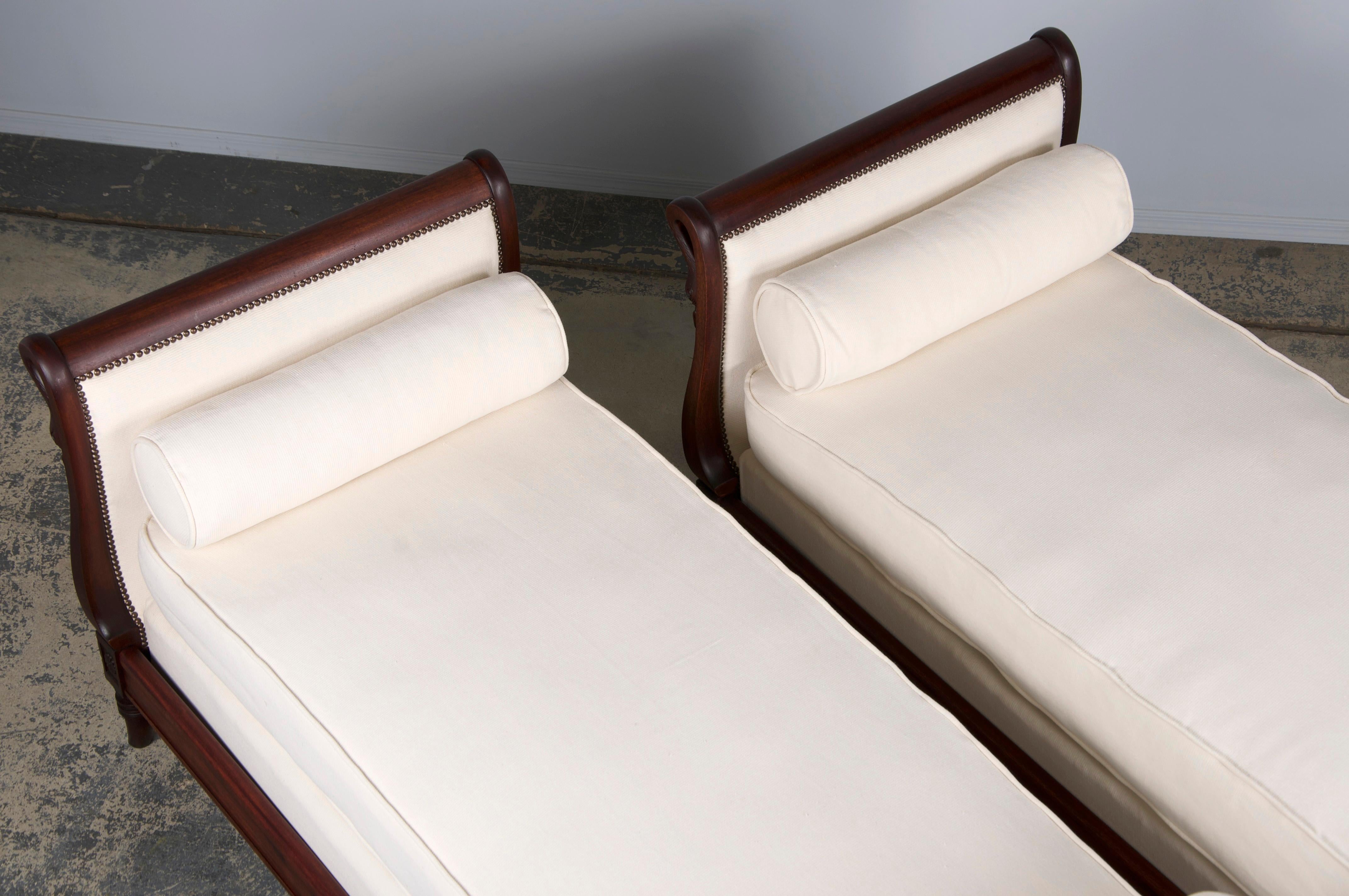 Antique French Empire Swan Neck Mahogany Daybeds W/ Cream Woven Fabric - A Pair For Sale 1