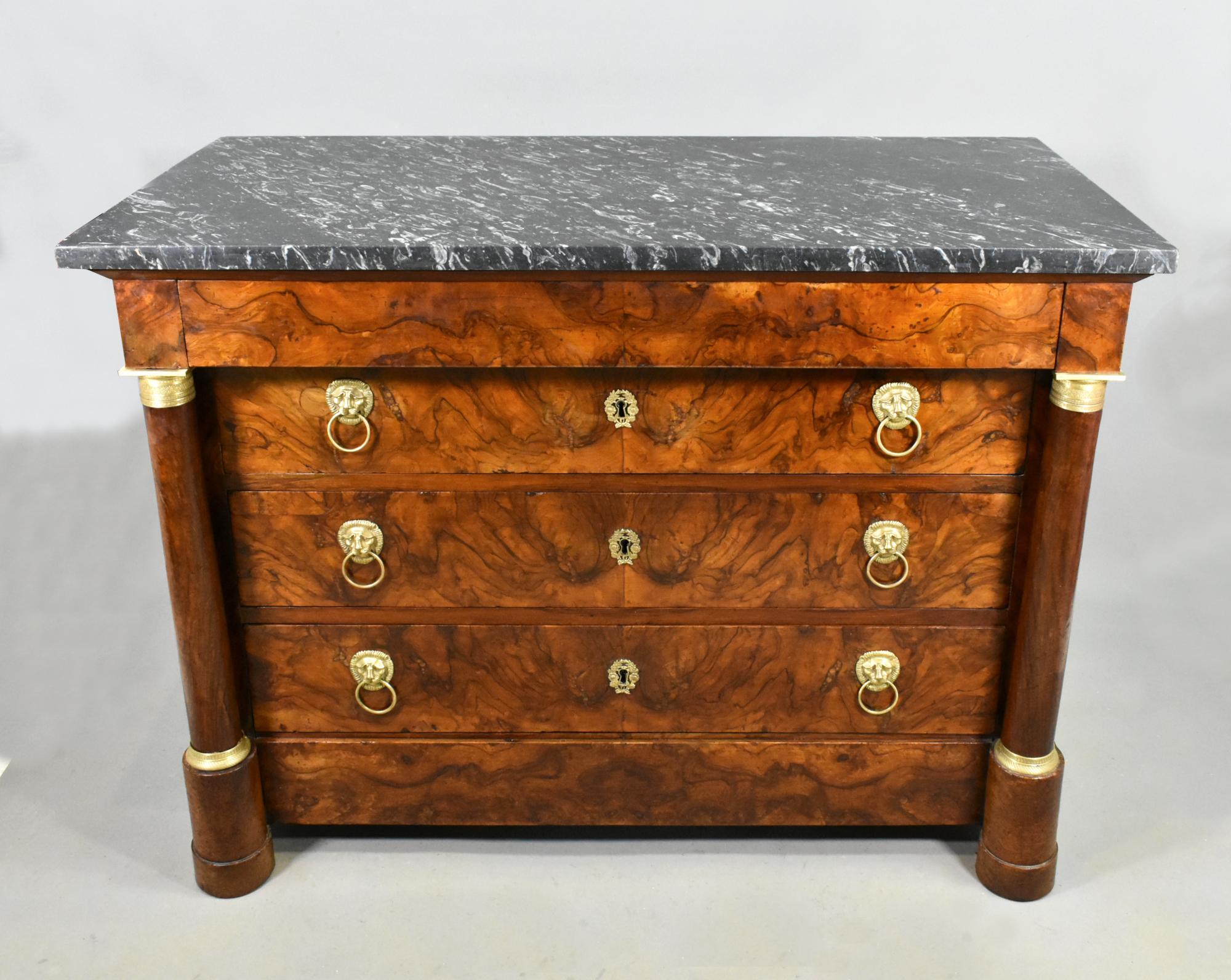 Antique French Empire Walnut Commode Early 19th Century In Good Condition In SAINTE-COLOMBE, FR