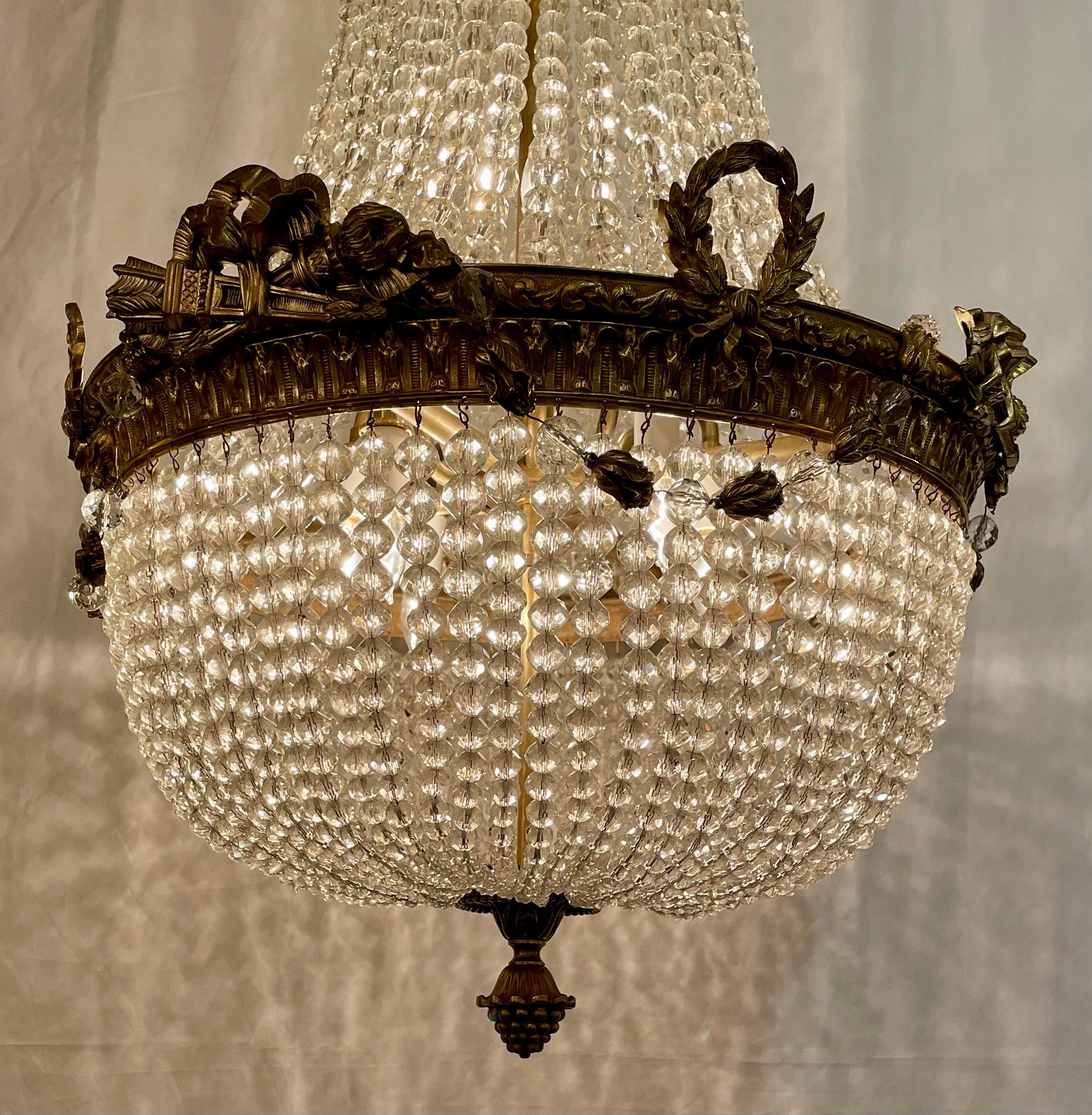 Antique French Empress Eugenie, lampadario con perline di cristallo e bronzo dorato, CIRCA 1870 In condizioni buone a New Orleans, LA