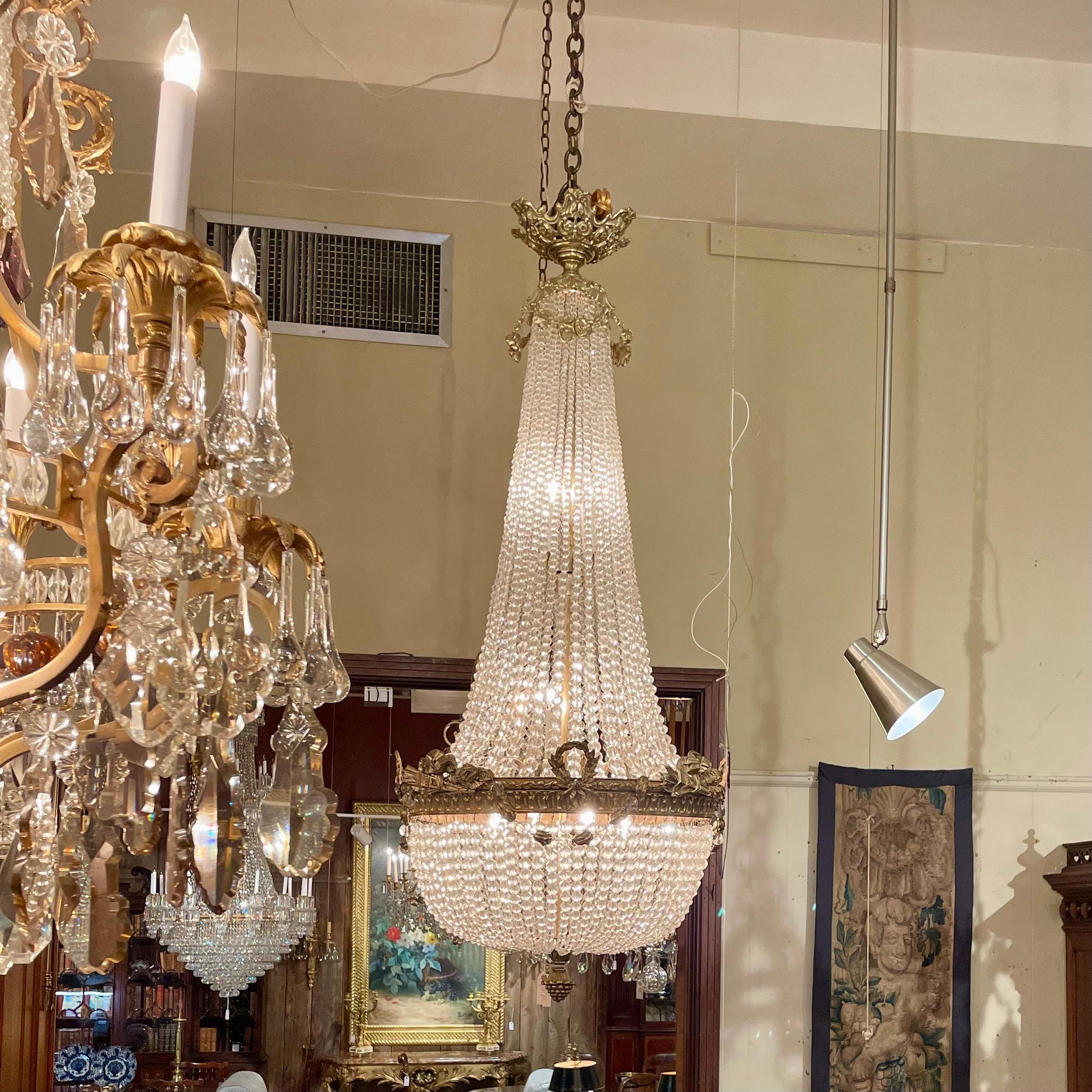 Antique French Empress Eugenie, lampadario con perline di cristallo e bronzo dorato, CIRCA 1870 1