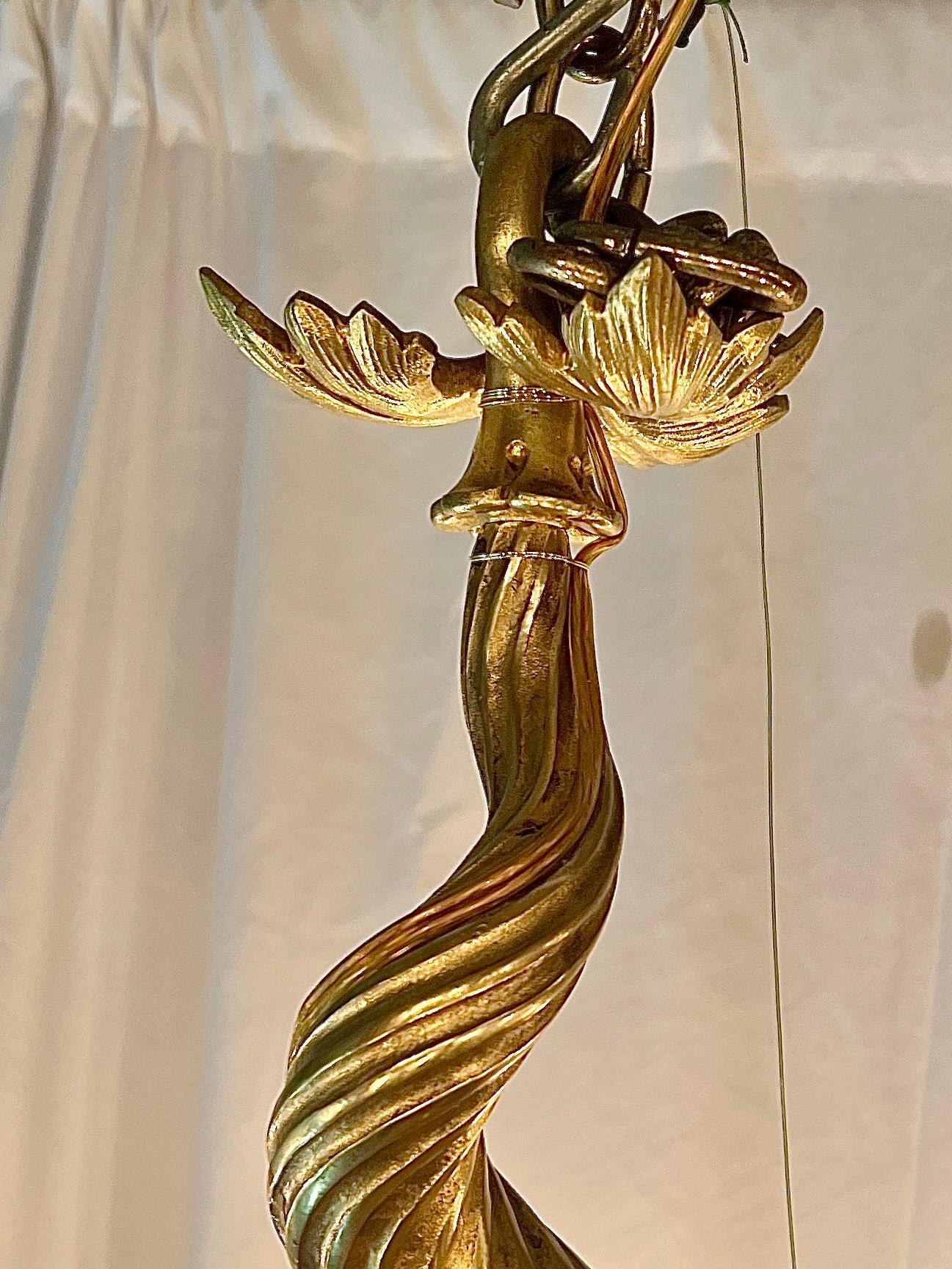 Antique lustre français « impératrice Eugénie » à 12 éclairages en bronze doré, vers les années 1890 Bon état - En vente à New Orleans, LA