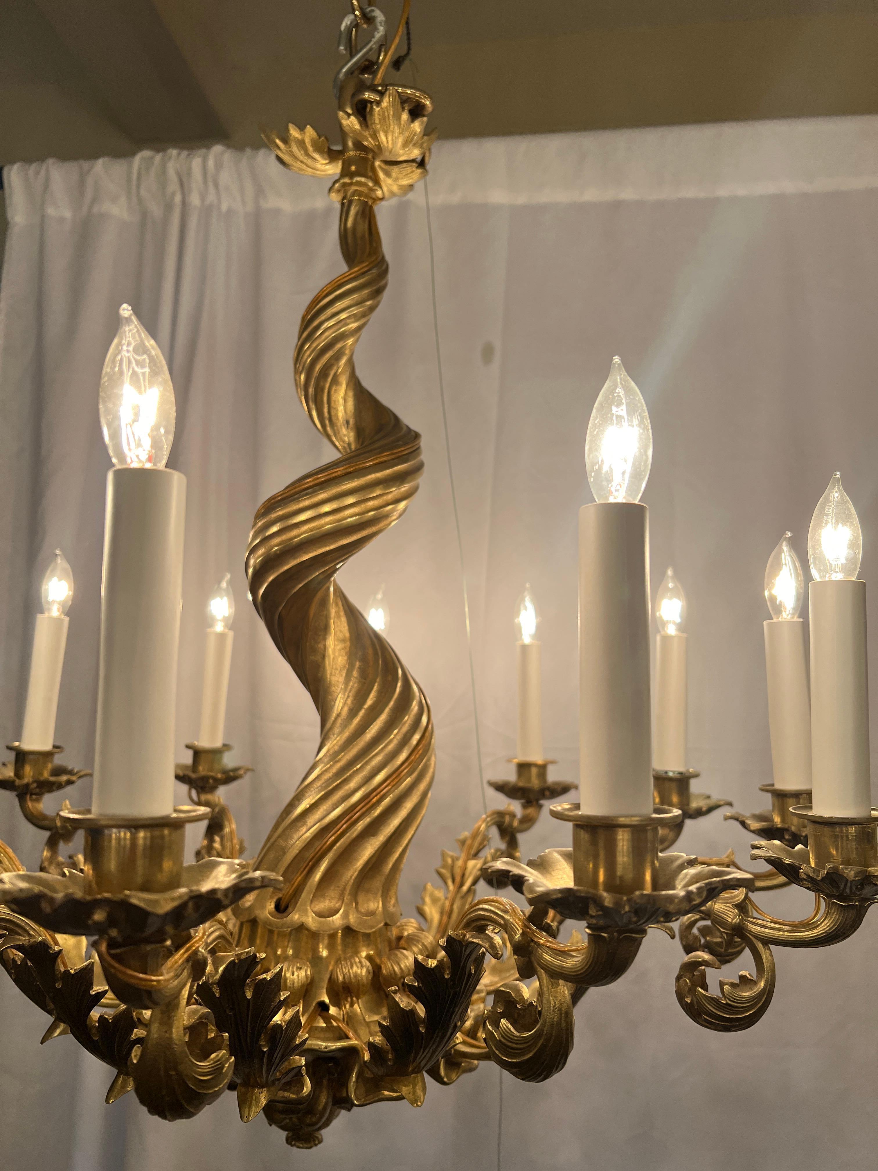 XIXe siècle Antique lustre français « impératrice Eugénie » à 12 éclairages en bronze doré, vers les années 1890 en vente