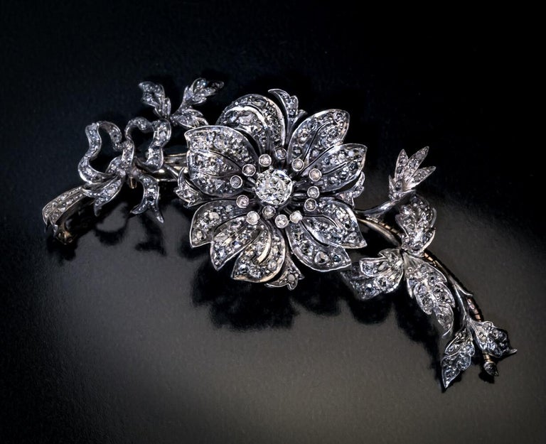 Antique French En Tremblant Diamond Flower Brooch In Excellent Condition For Sale In Chicago, IL