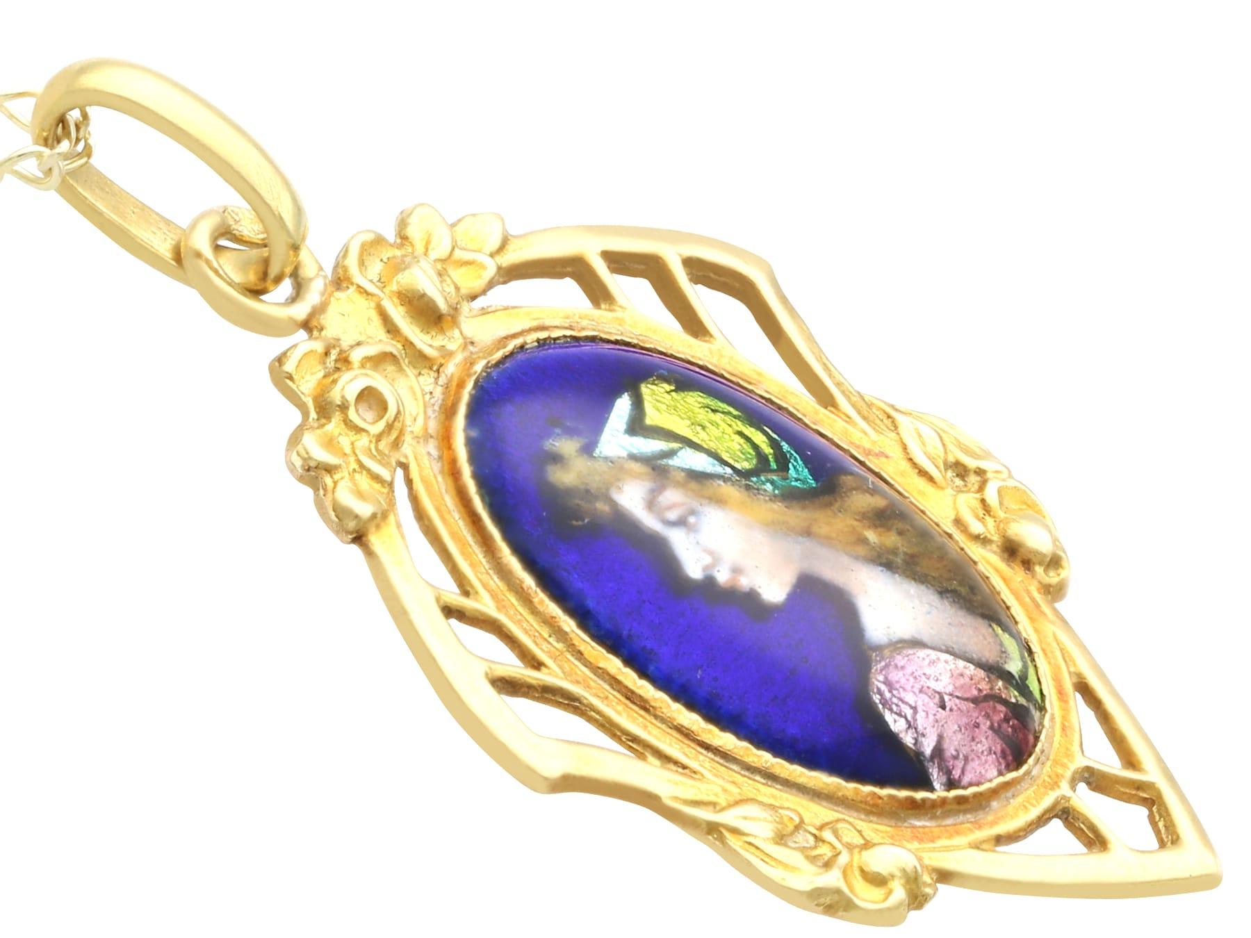 Antique French Enamel and 18k Yellow Gold Pendant In Excellent Condition For Sale In Jesmond, Newcastle Upon Tyne