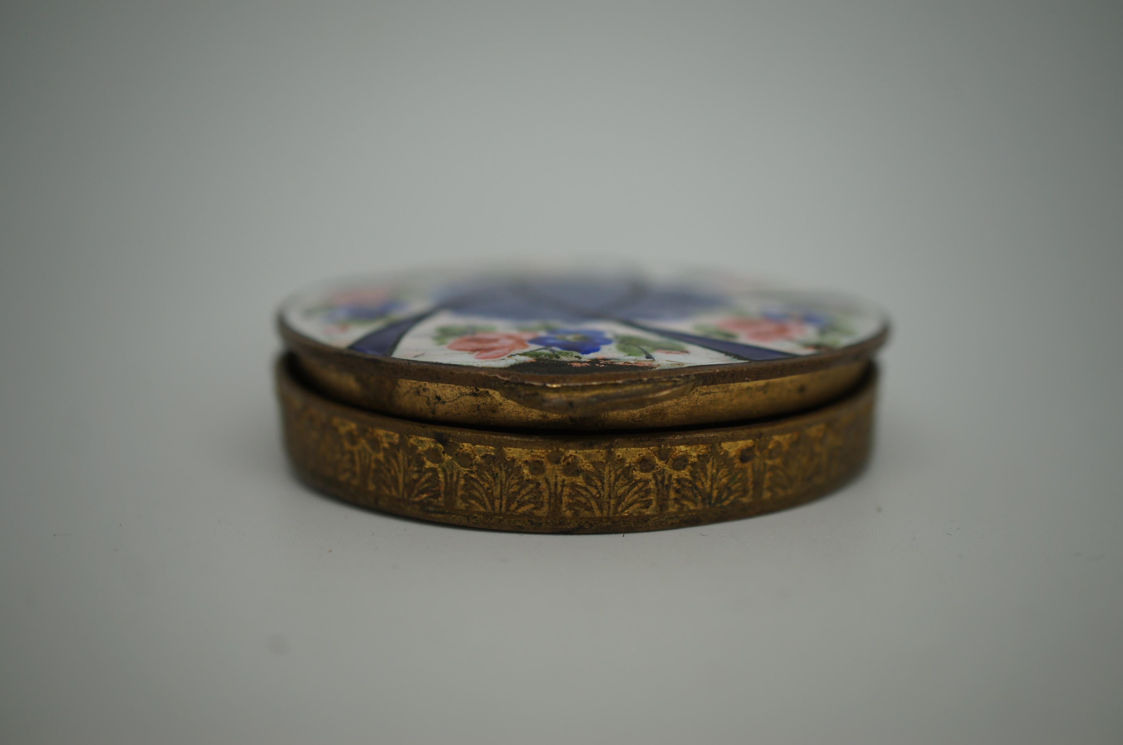 vintage compact powder case