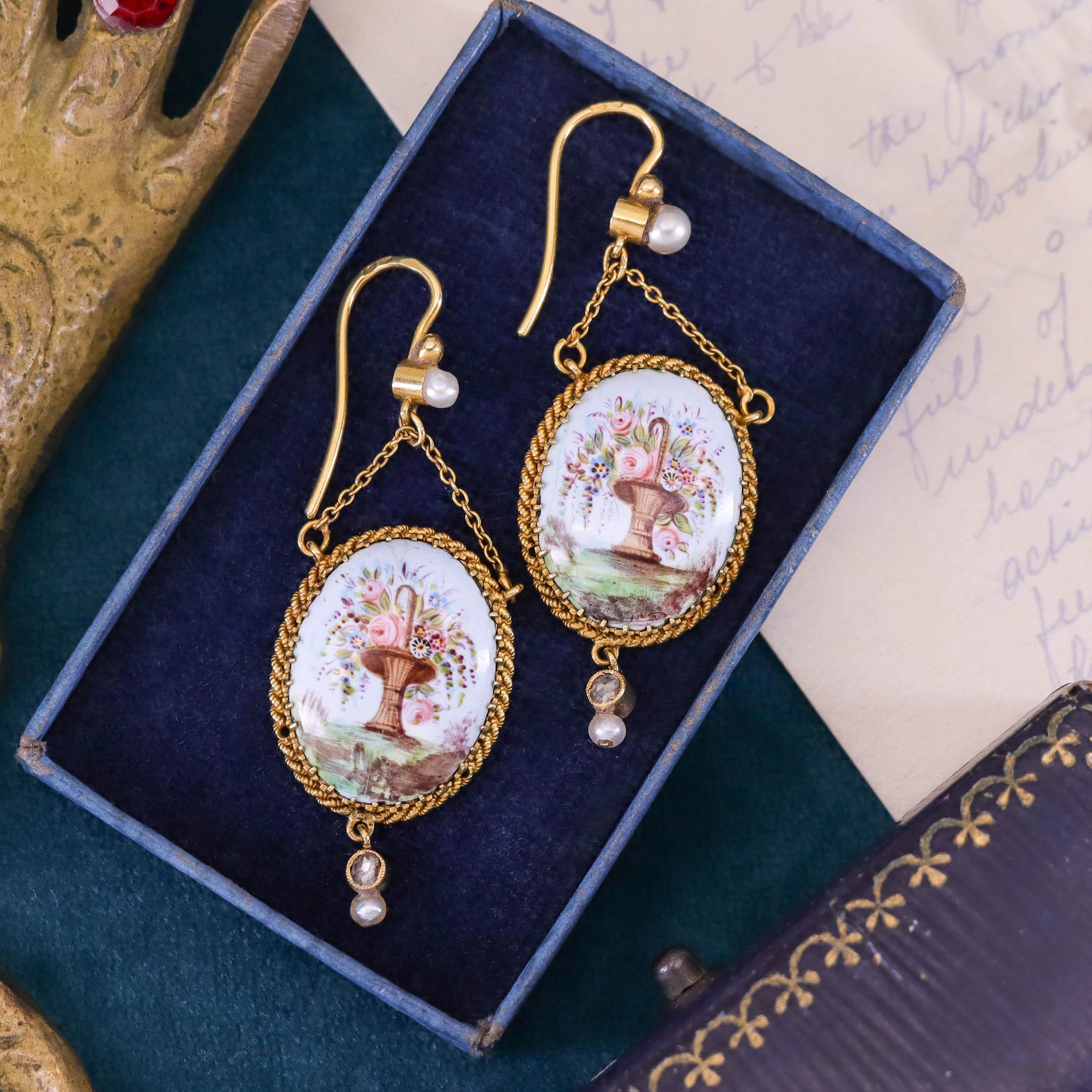 Antique French Orecchini a fiore con smalto in oro 18k in vendita 1
