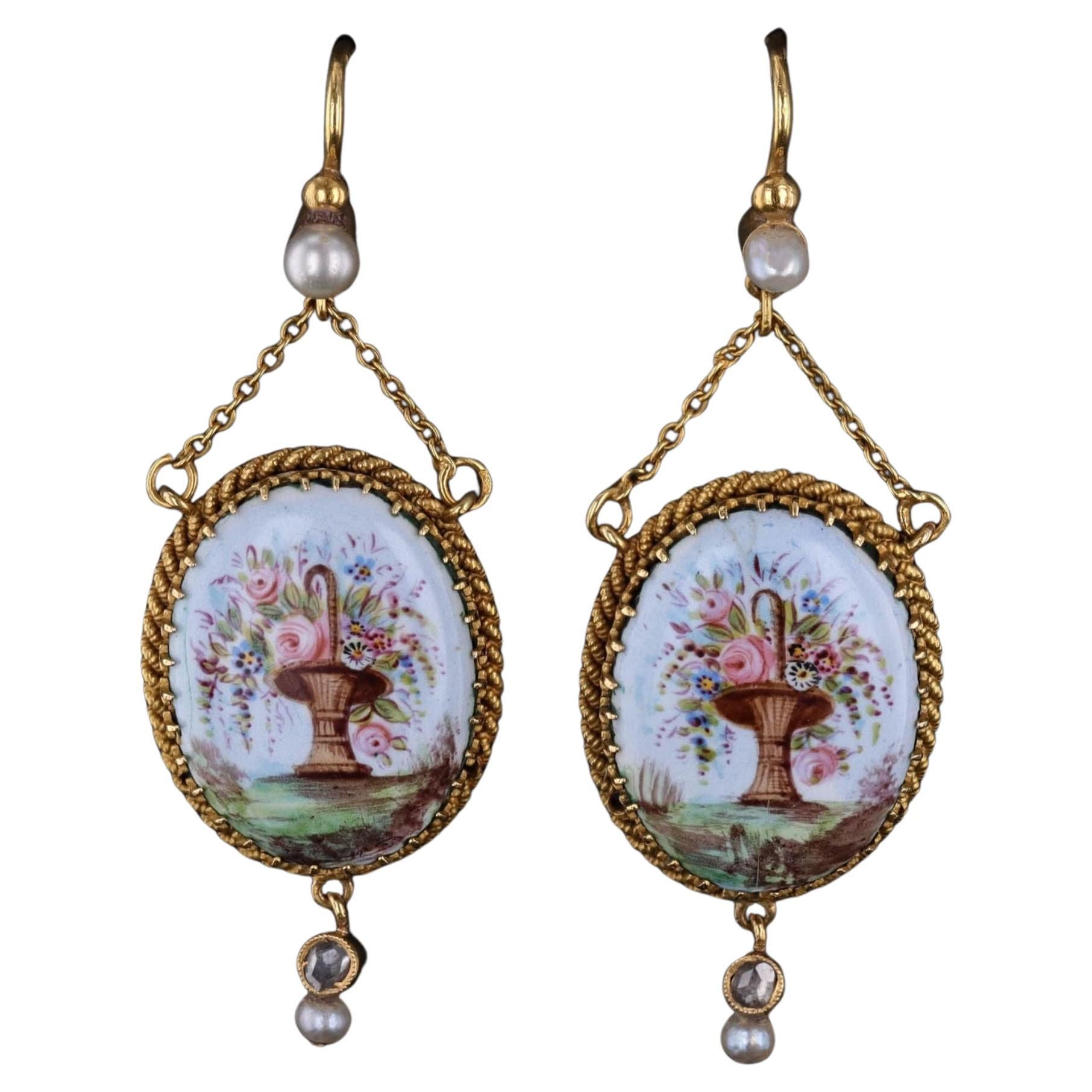 Boucles d'oreilles fleurs françaises anciennes en or 18 carats et émail