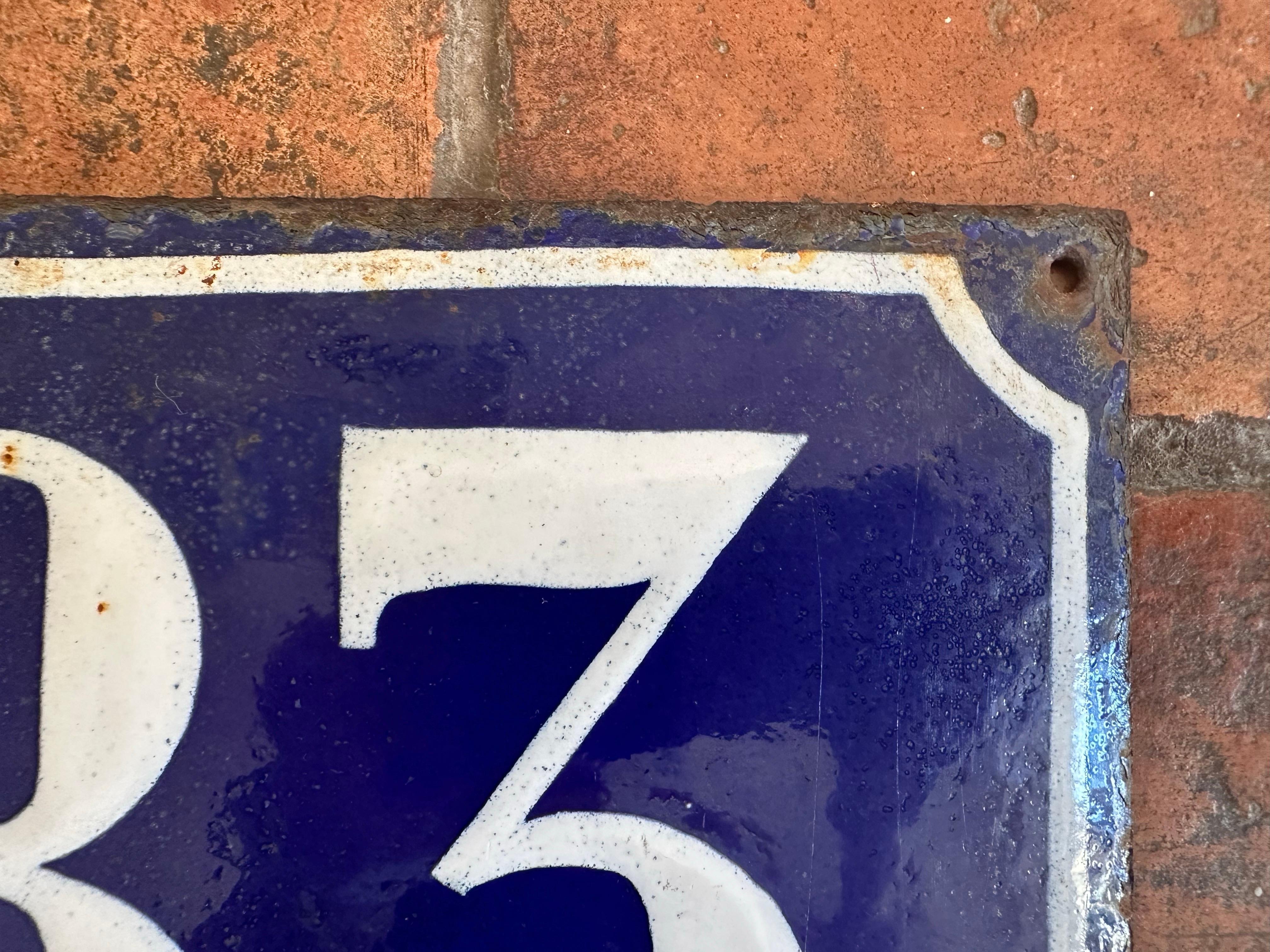 Antike französische Emaille-Hausnummernplakette mit Hausnummern, blau und weiß, um 1900 (Belle Époque) im Angebot