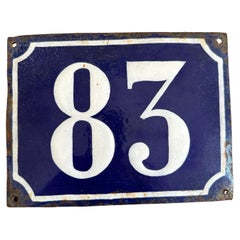 Antigua placa francesa esmaltada con el número de la casa, azul y blanca, circa 1900