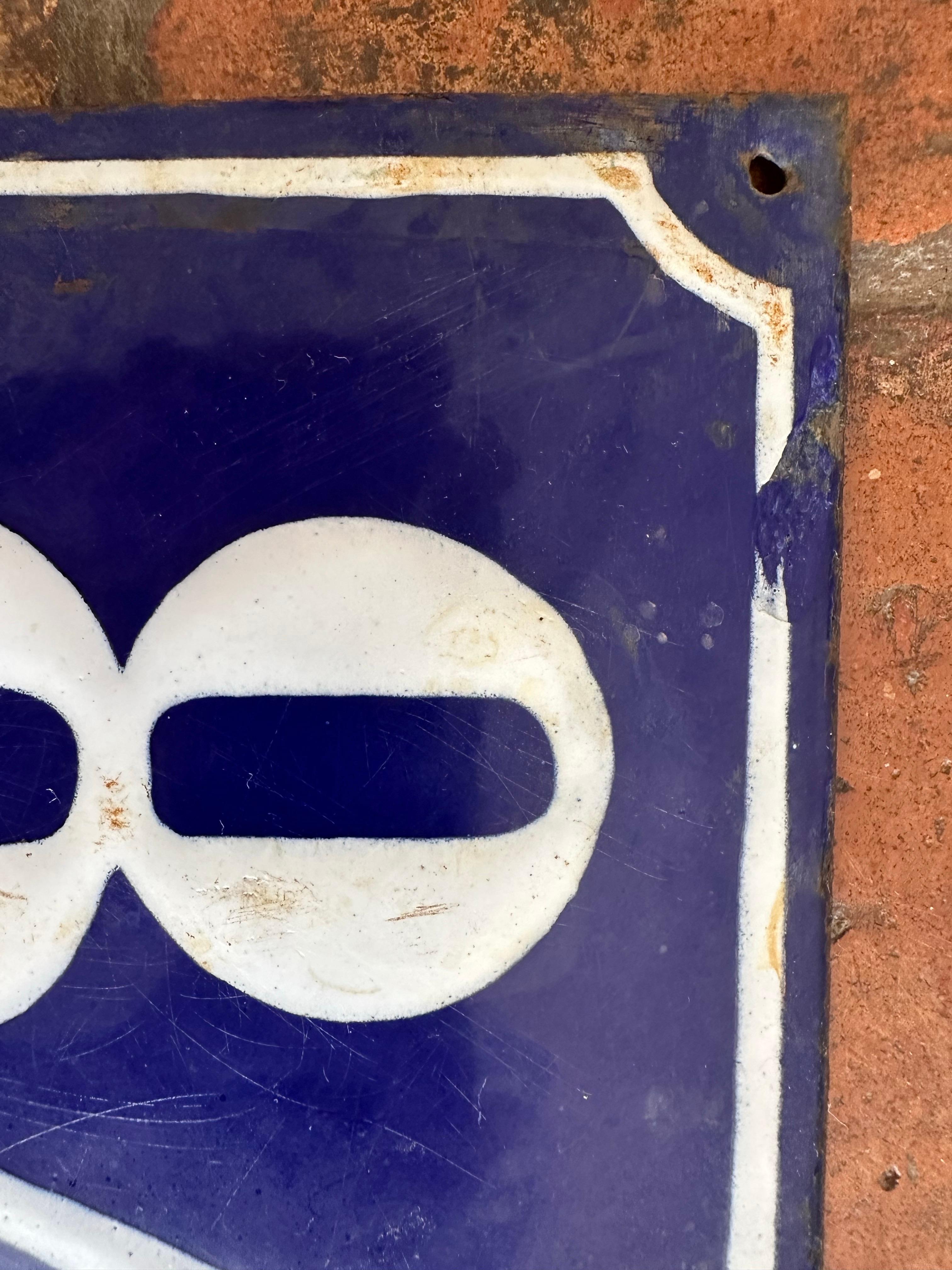 Antike französische Emaille-Hausnummern-Plakette mit blauer und weißer Emaille im Angebot 2