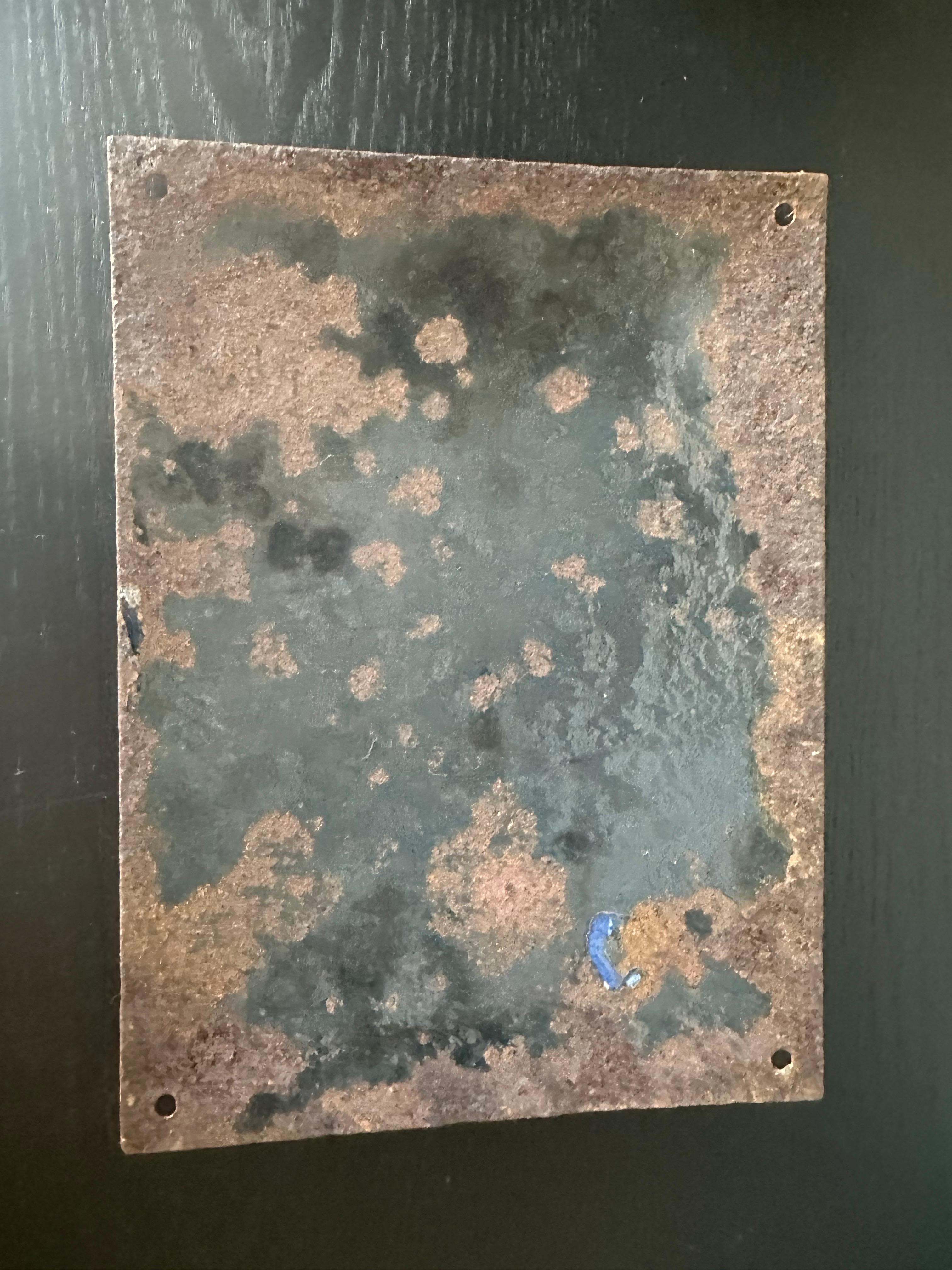 Antike französische Emaille-Hausnummern-Plakette mit blauer und weißer Emaille im Angebot 3