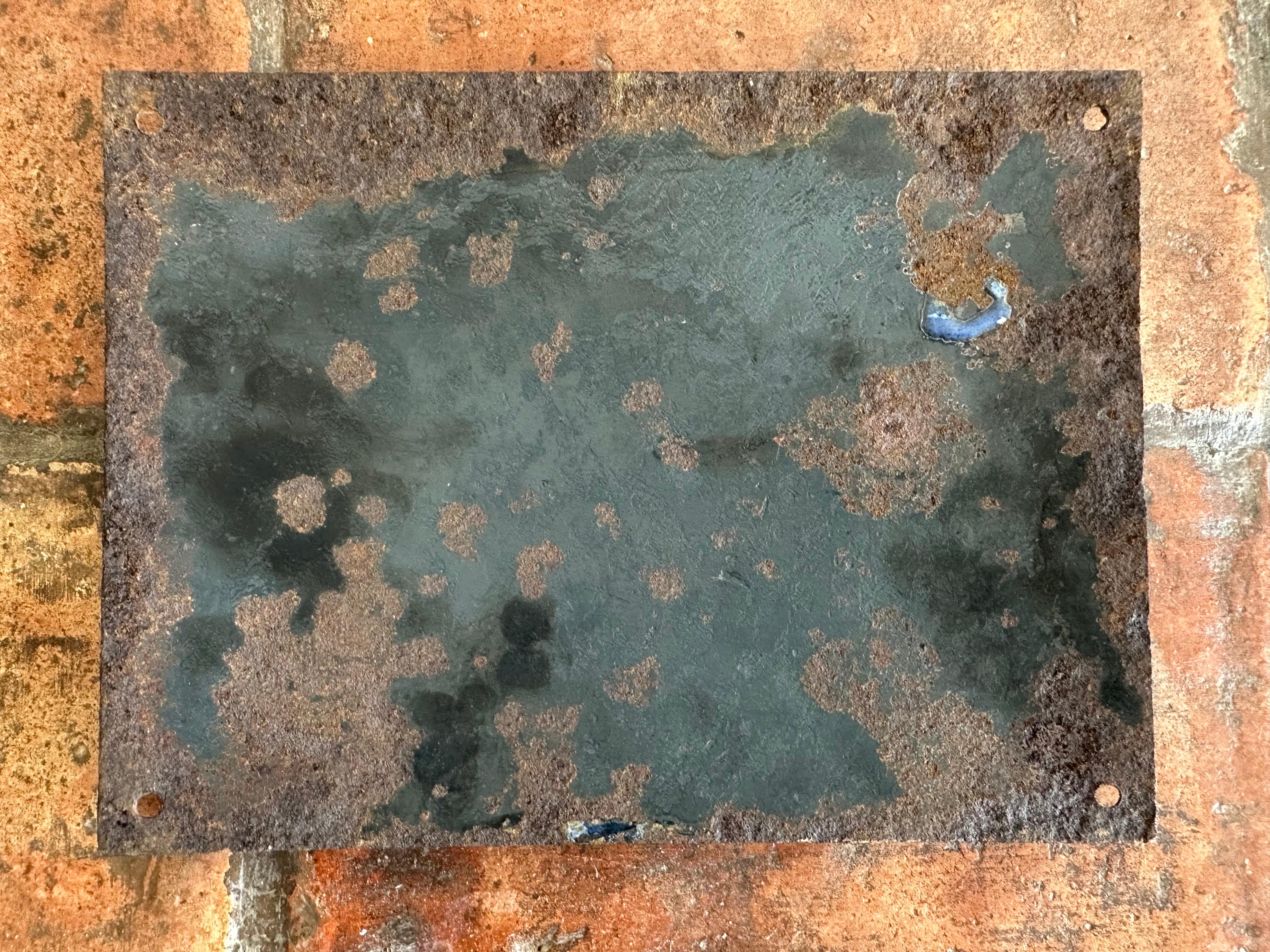 Antike französische Emaille-Hausnummern-Plakette mit blauer und weißer Emaille (Emailliert) im Angebot
