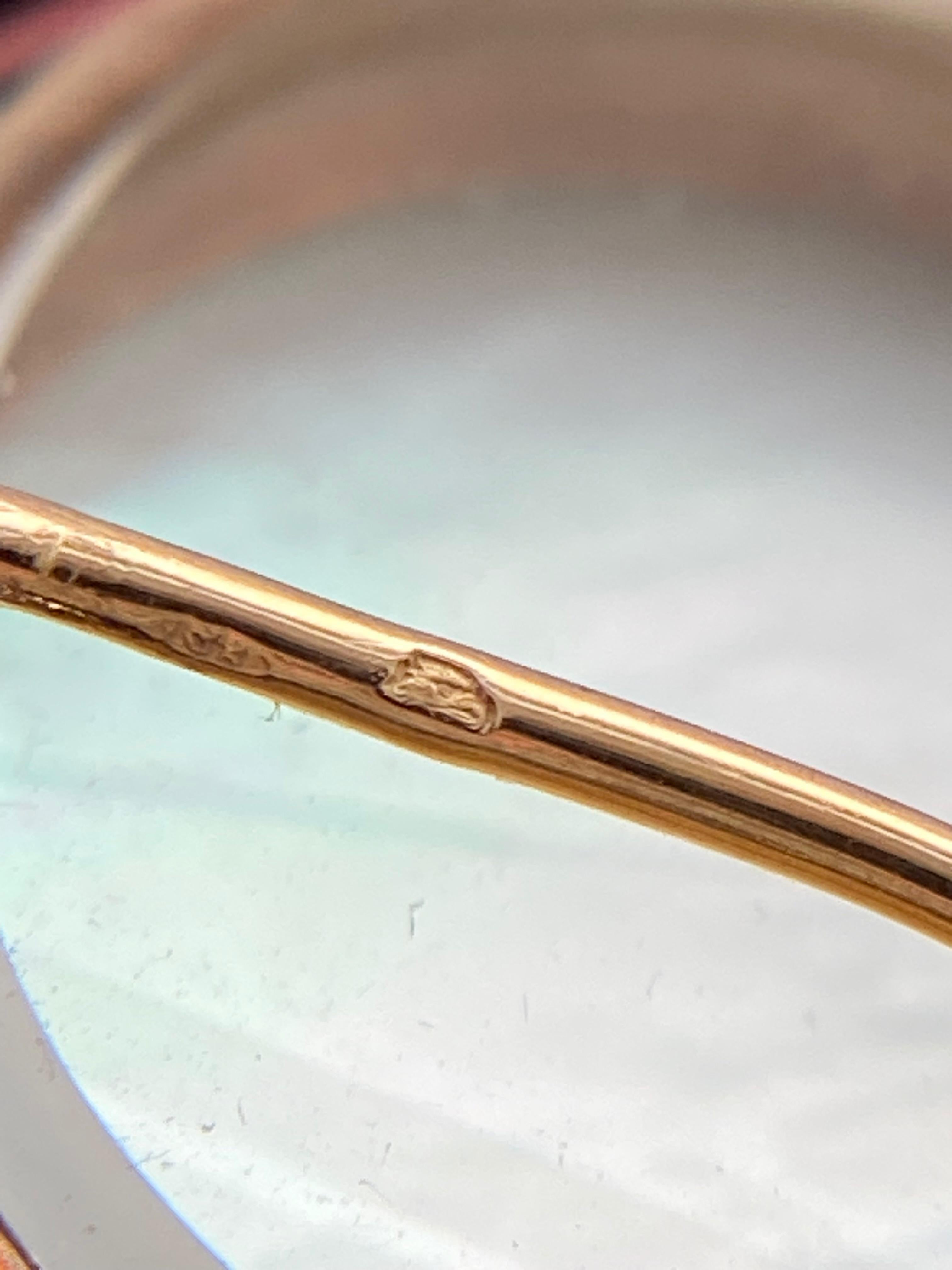 Antique médaillon broche-pendentif français représentant une scène en émail et diamants taille rose Unisexe en vente