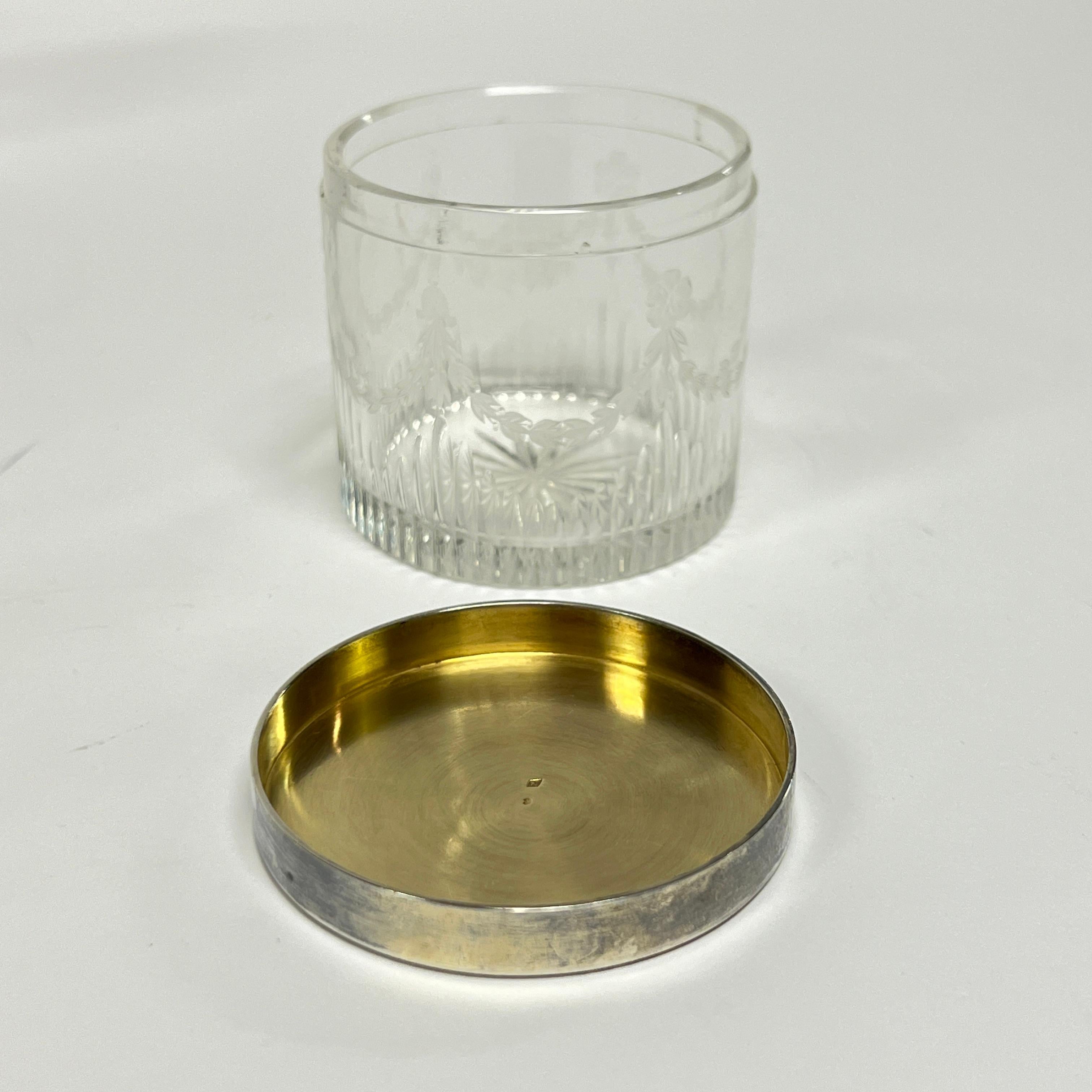 Juego de tocador francés antiguo de plata esmaltada y cristal en venta 1