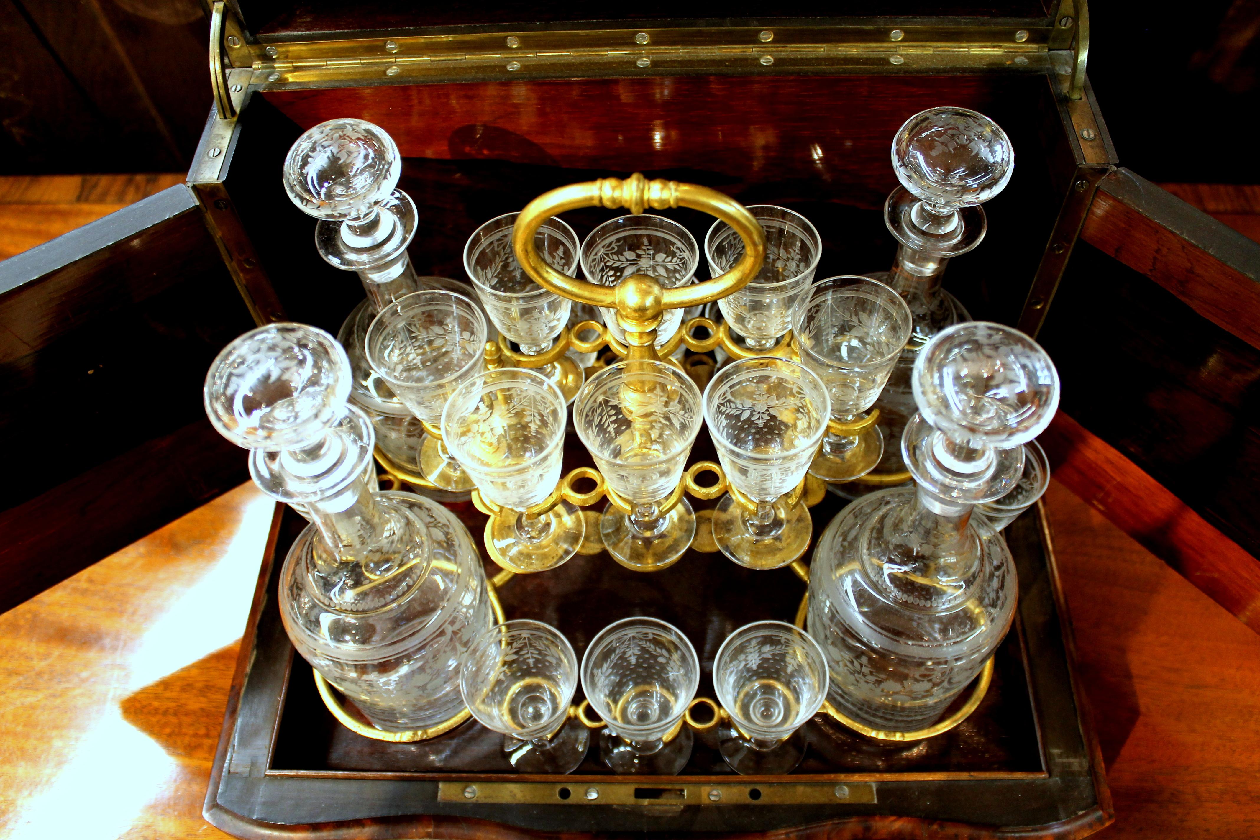 Antique French Engraved Crystal Cave a' Liqueur Tantalus Set in Amboyna Case 4