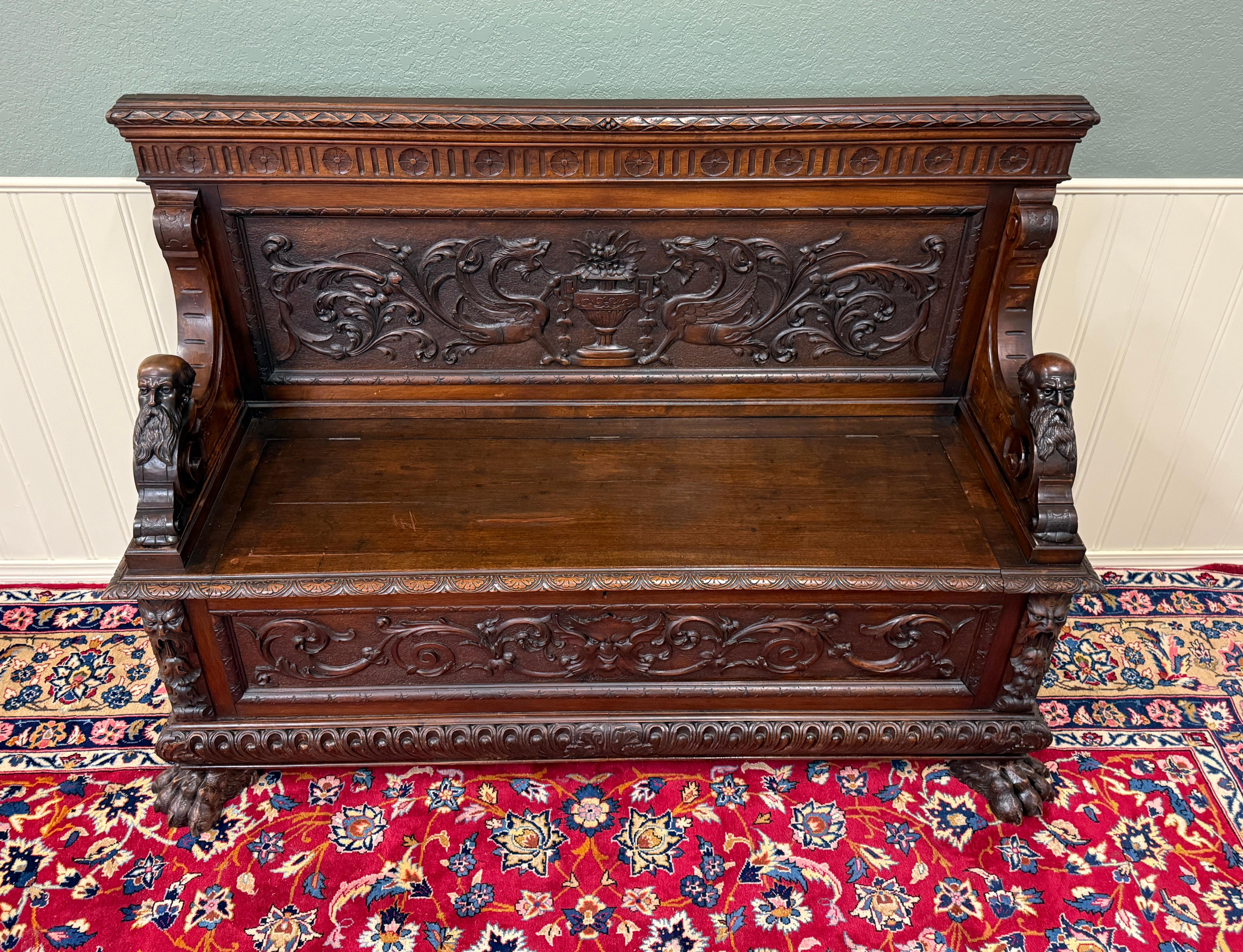 Antike französische Eingangsbank Settee-Truhe aus dunklem Nussbaumholz im Renaissance-Revival-Stil, um 1890 im Angebot 2