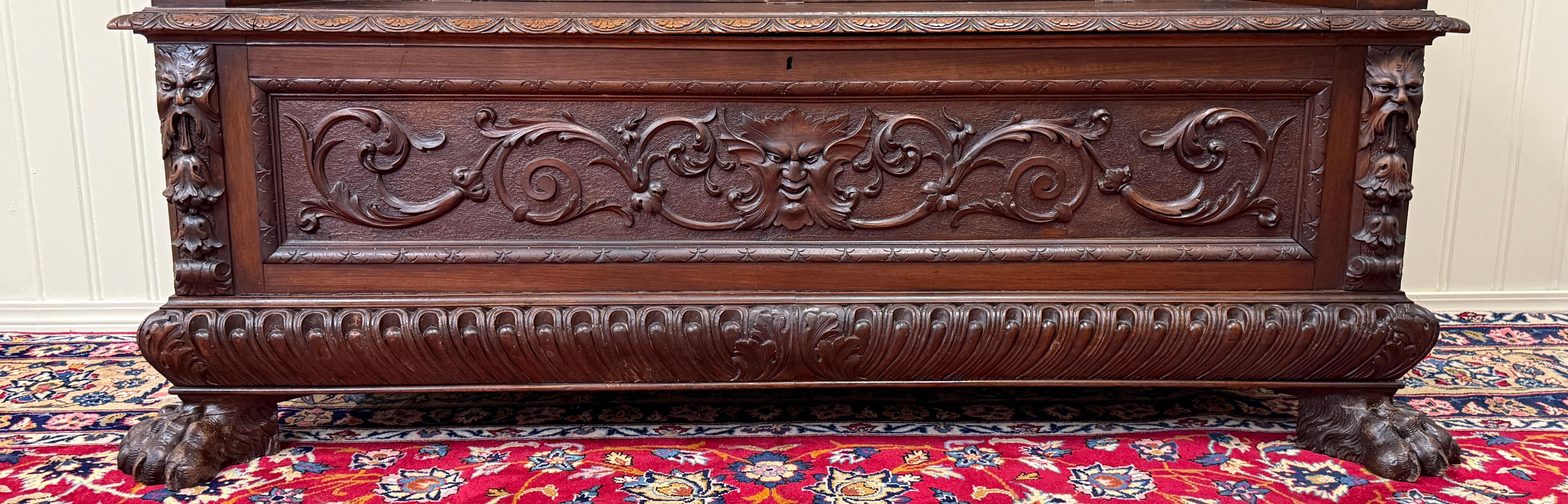Antike französische Eingangsbank Settee-Truhe aus dunklem Nussbaumholz im Renaissance-Revival-Stil, um 1890 im Angebot 7