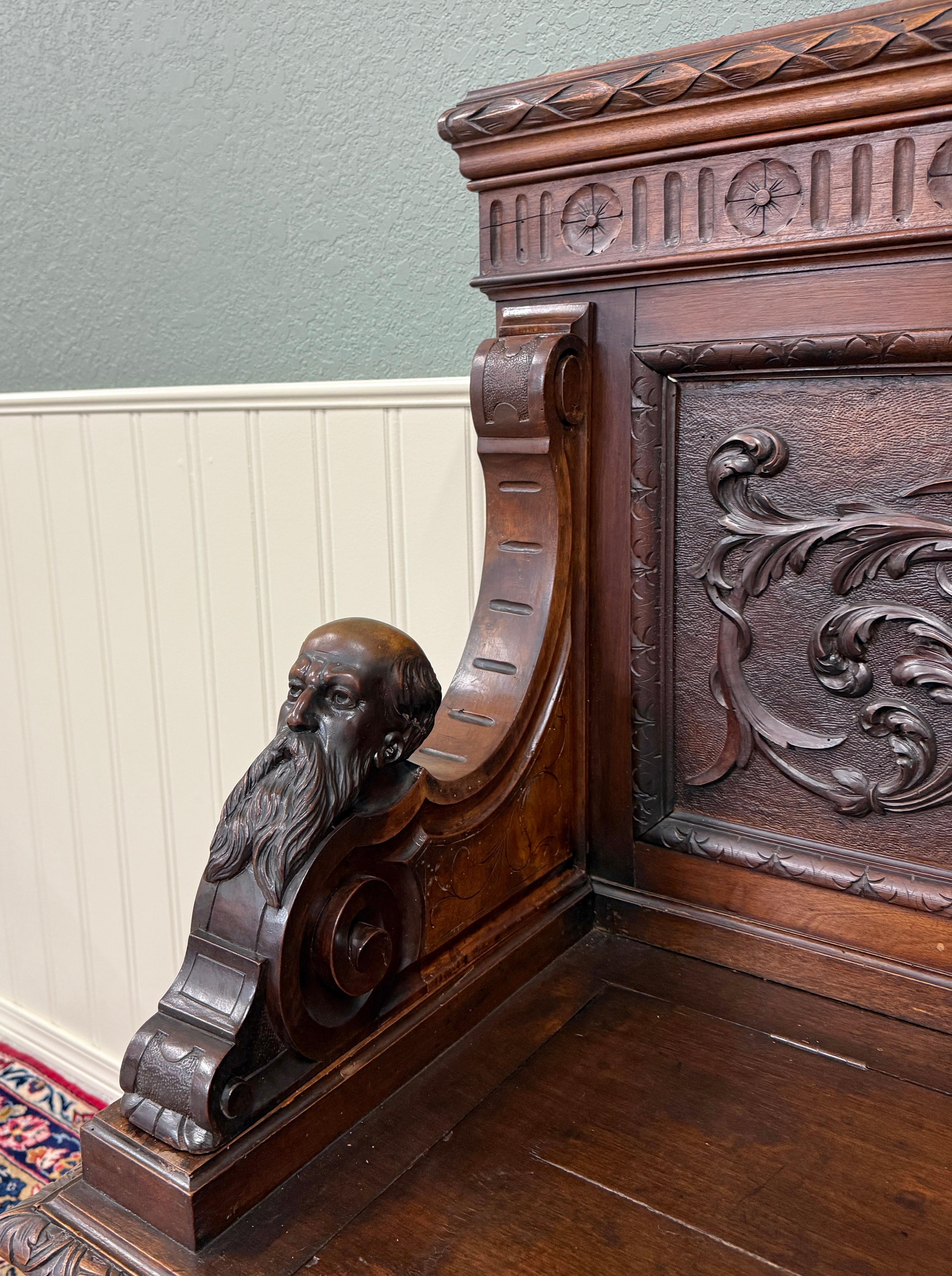 Antike französische Eingangsbank Settee-Truhe aus dunklem Nussbaumholz im Renaissance-Revival-Stil, um 1890 im Angebot 9