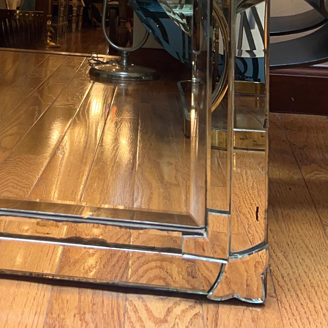 Antique French Etched Mirror (miroir gravé) Bon état - En vente à New York, NY