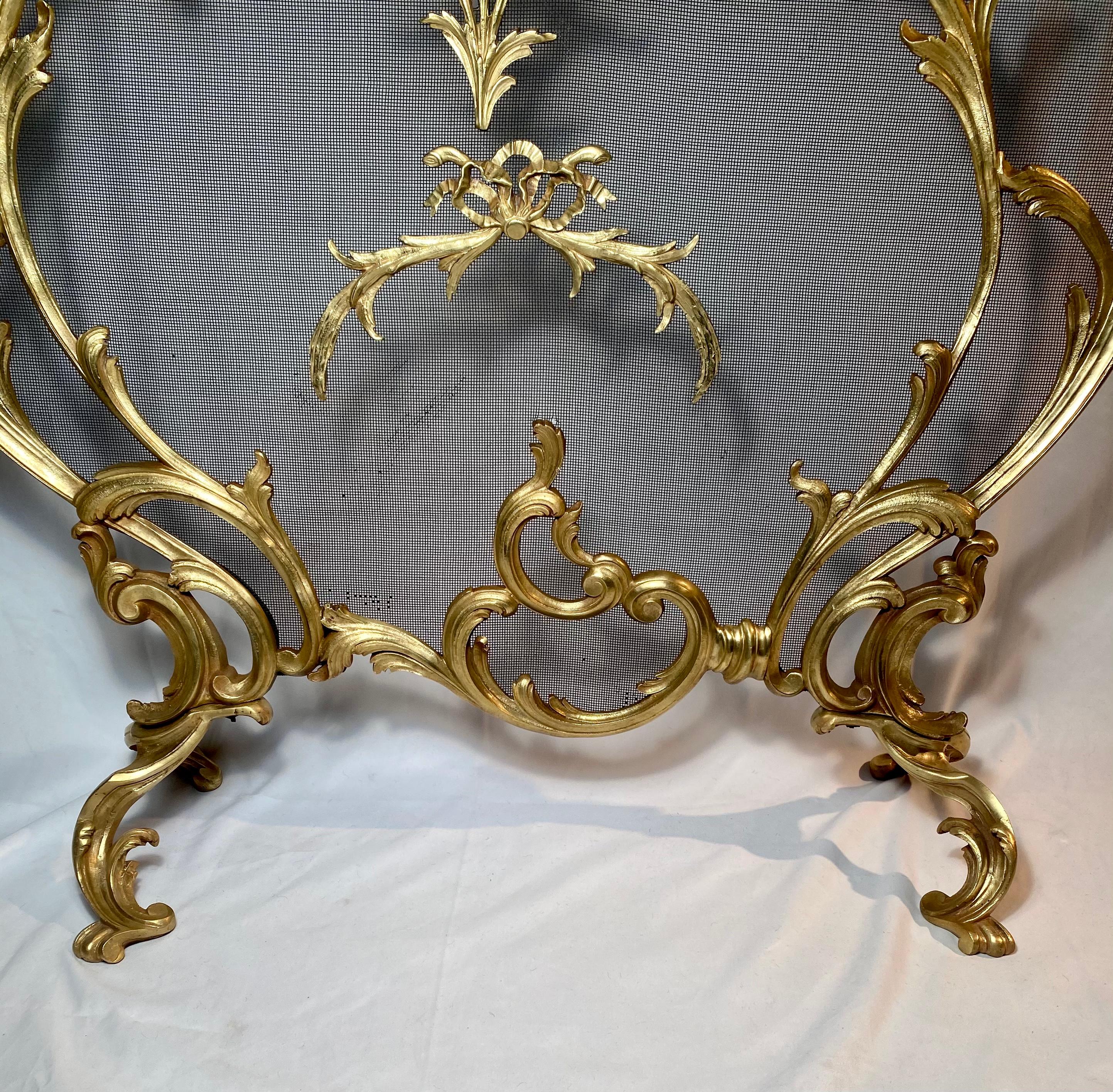 Antique French Exceptional Large Gold Bronze Fire Screen In Good Condition For Sale In New Orleans, LA