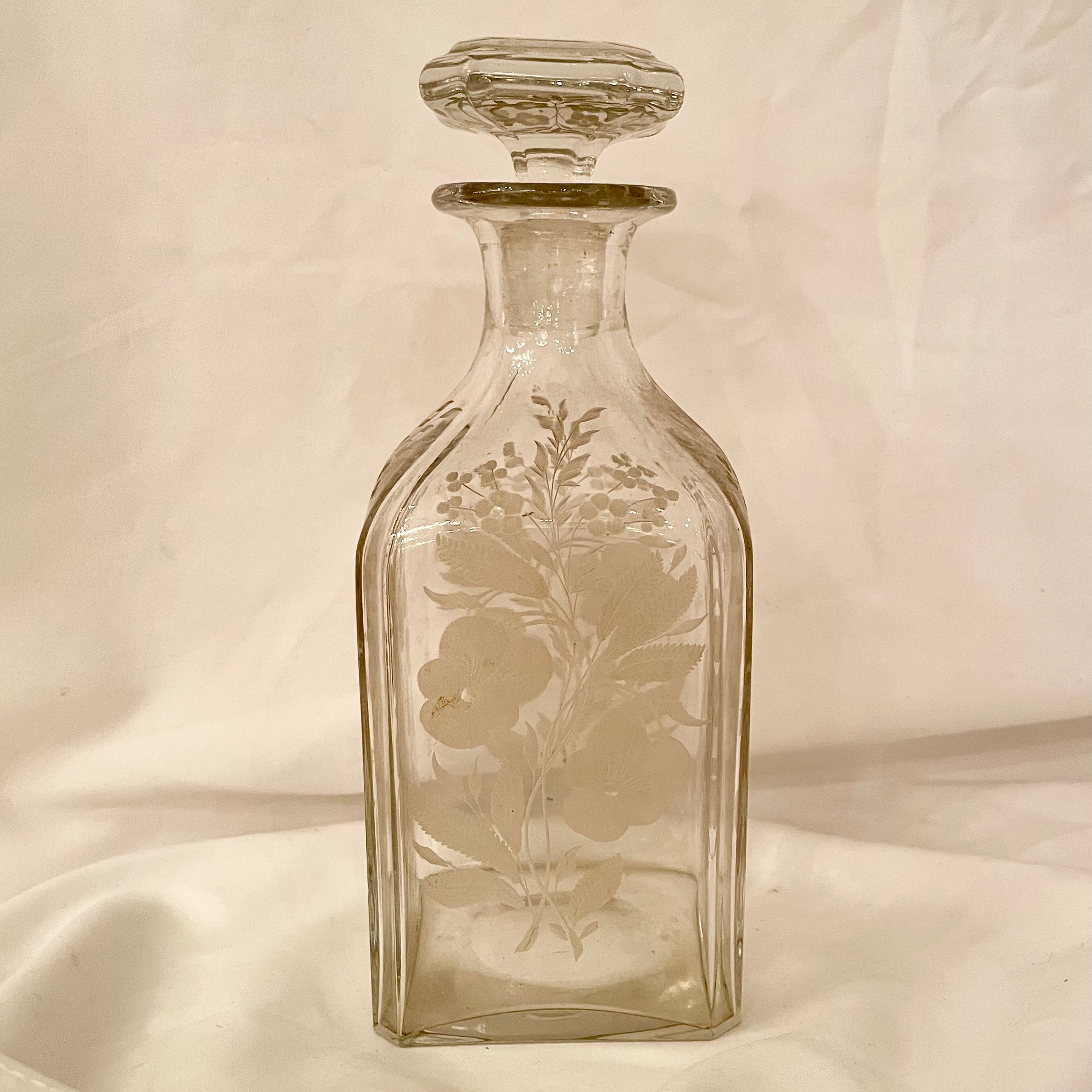 Antique French Exotic Wood Inlay & Baccarat Crystal Cave à Liqueur, CIRCA 1880. in vendita 9