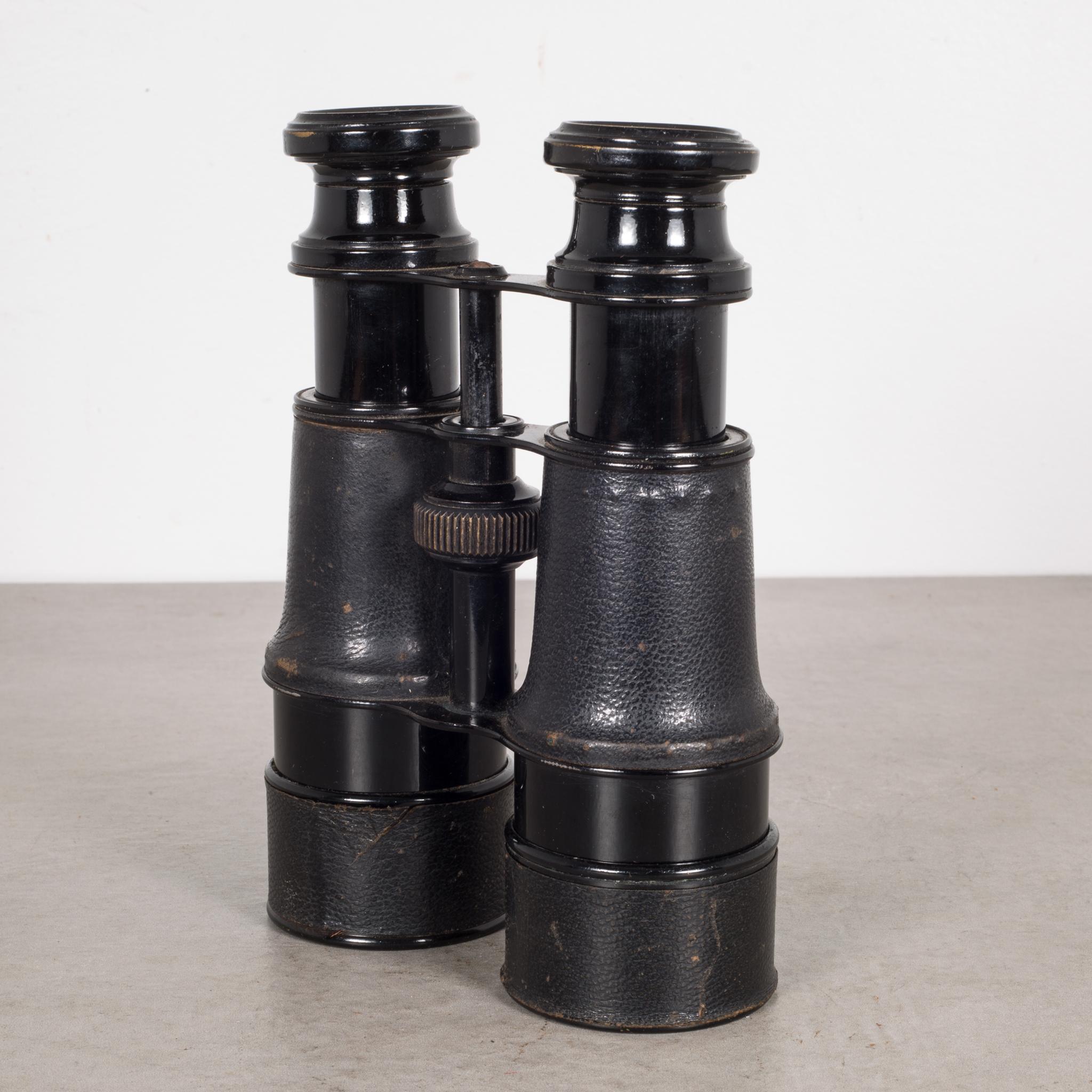 About

This is an original pair of French expandable binoculars. They are marked on each eyepiece with 