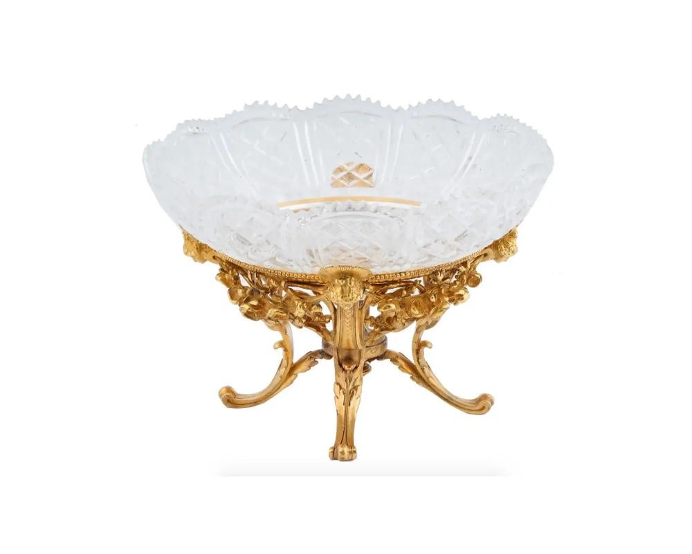 Français Centre de table français ancien F. Barbedienne en bronze doré et cristal en vente