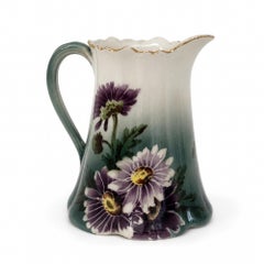 Brocca antica in maiolica francese di Keller & Guérin, 1895, dipinta a mano
