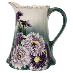 Brocca antica in maiolica francese di Keller & Guérin, 1895, dipinta a mano
