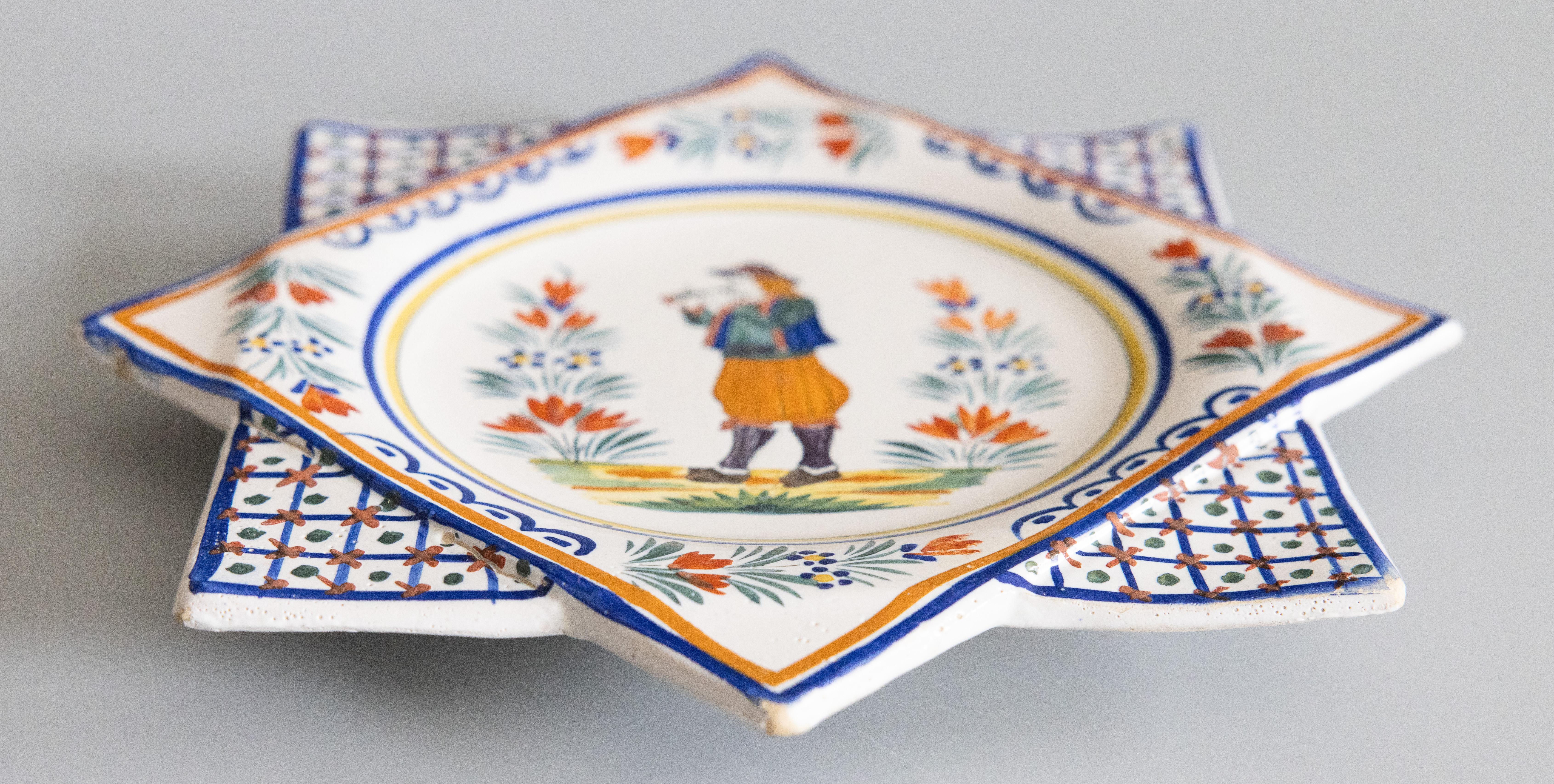Antique French Fayence Quimper Sternförmiger Teller (Französisch) im Angebot