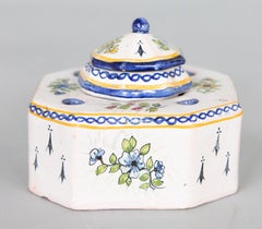 Encrier ancien en faïence de style Quimper, circa 1900