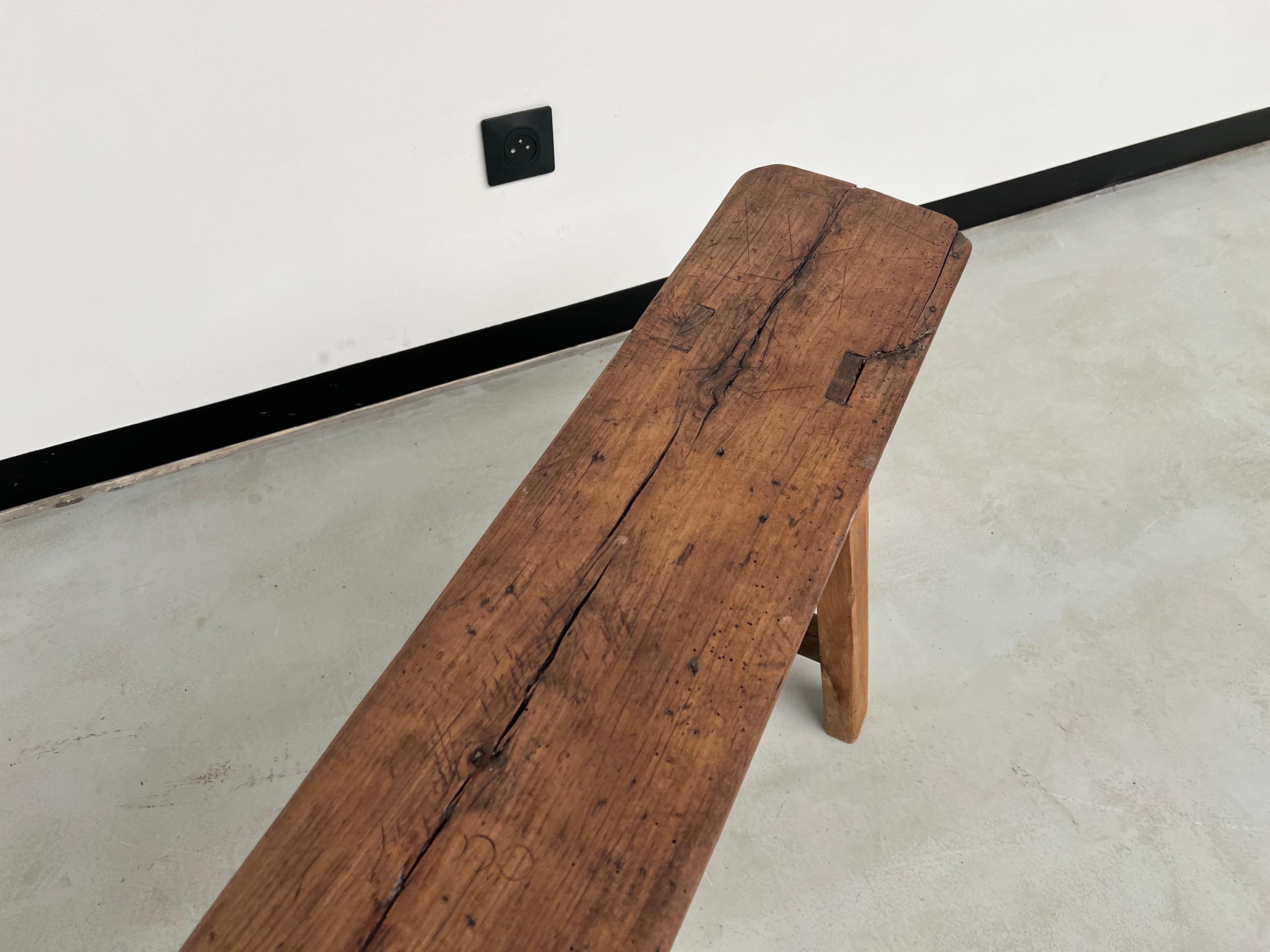 Antique French farm bench in solid oak (1950s) For Sale 2
