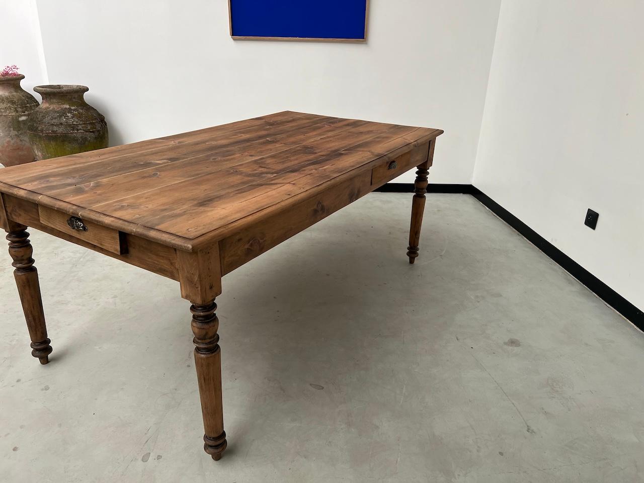 Table de ferme française ancienne des années 50, avec 3 tiroirs en vente 11